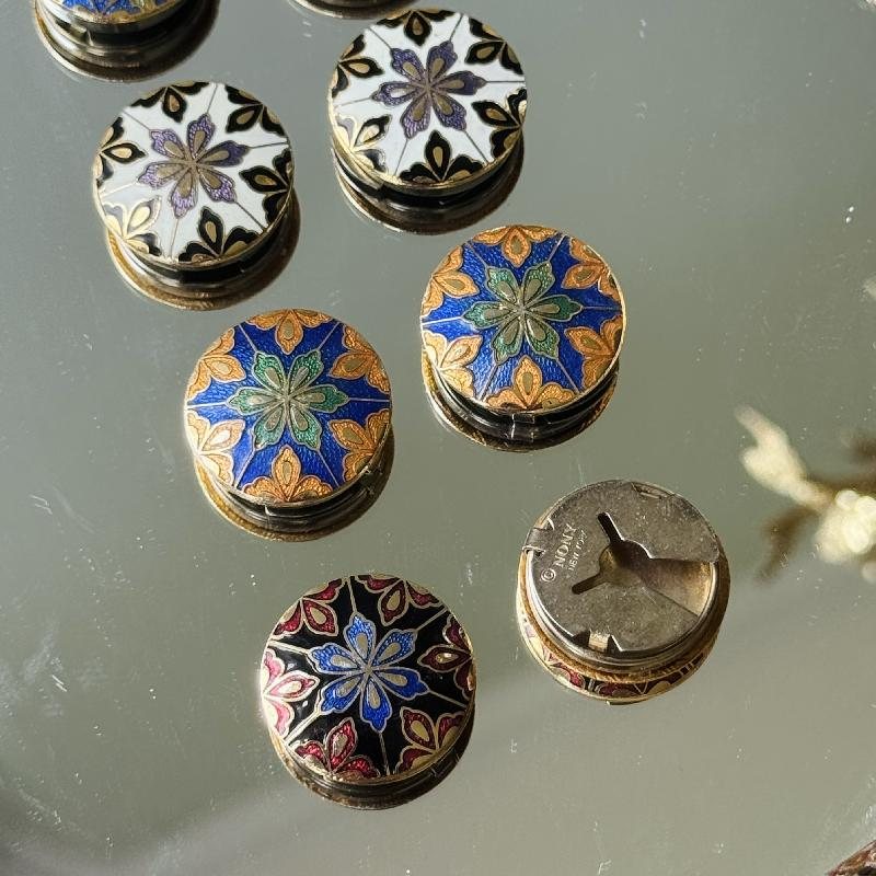 Vintage 1980s NONY New York Cloisonné Enamel Button Cover/ Button Clip (MT2095)