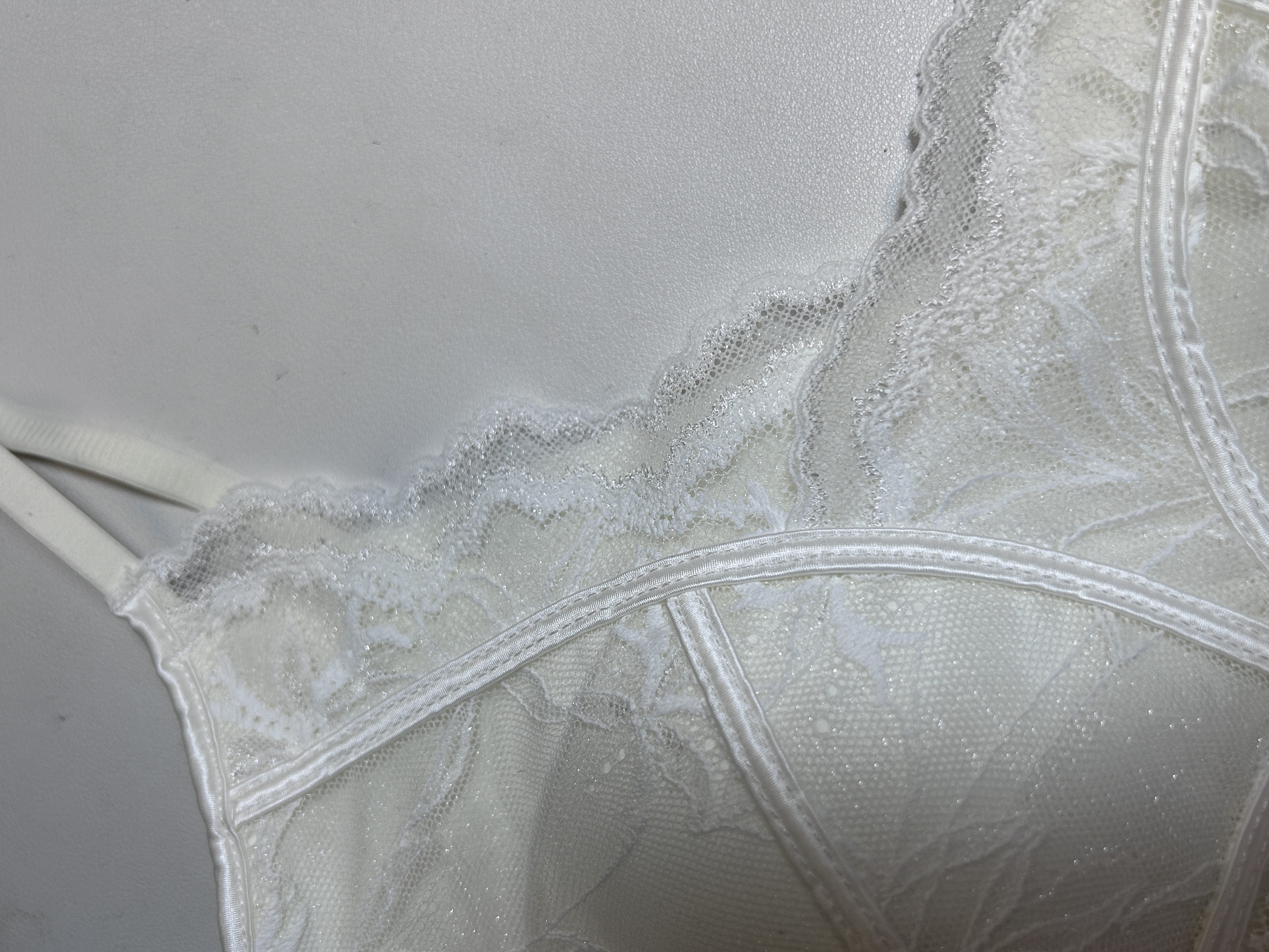 蕾絲花邊吊帶背心