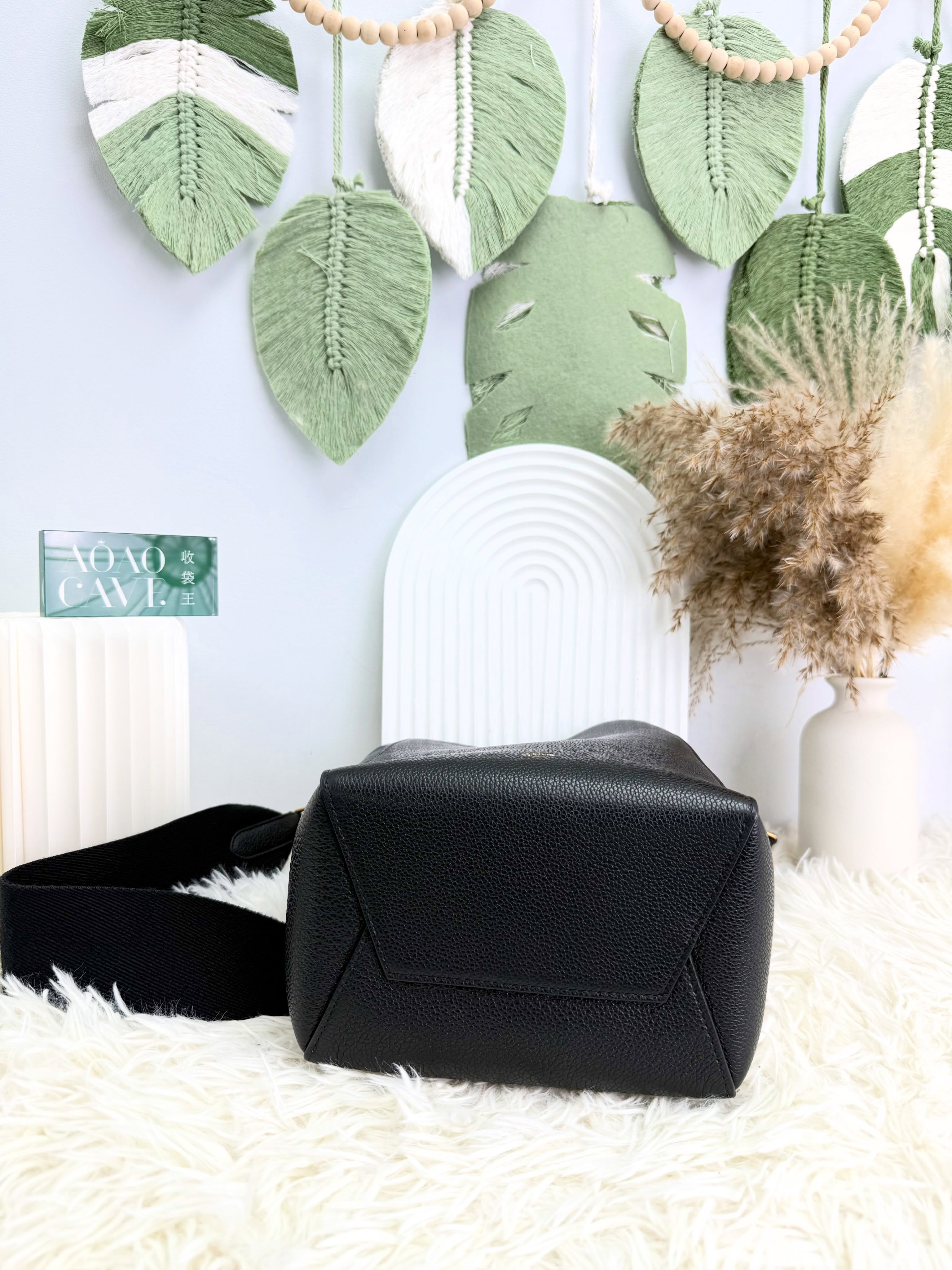 Celine👜 PRE OWNED 🛍️黑色水桶包🖤