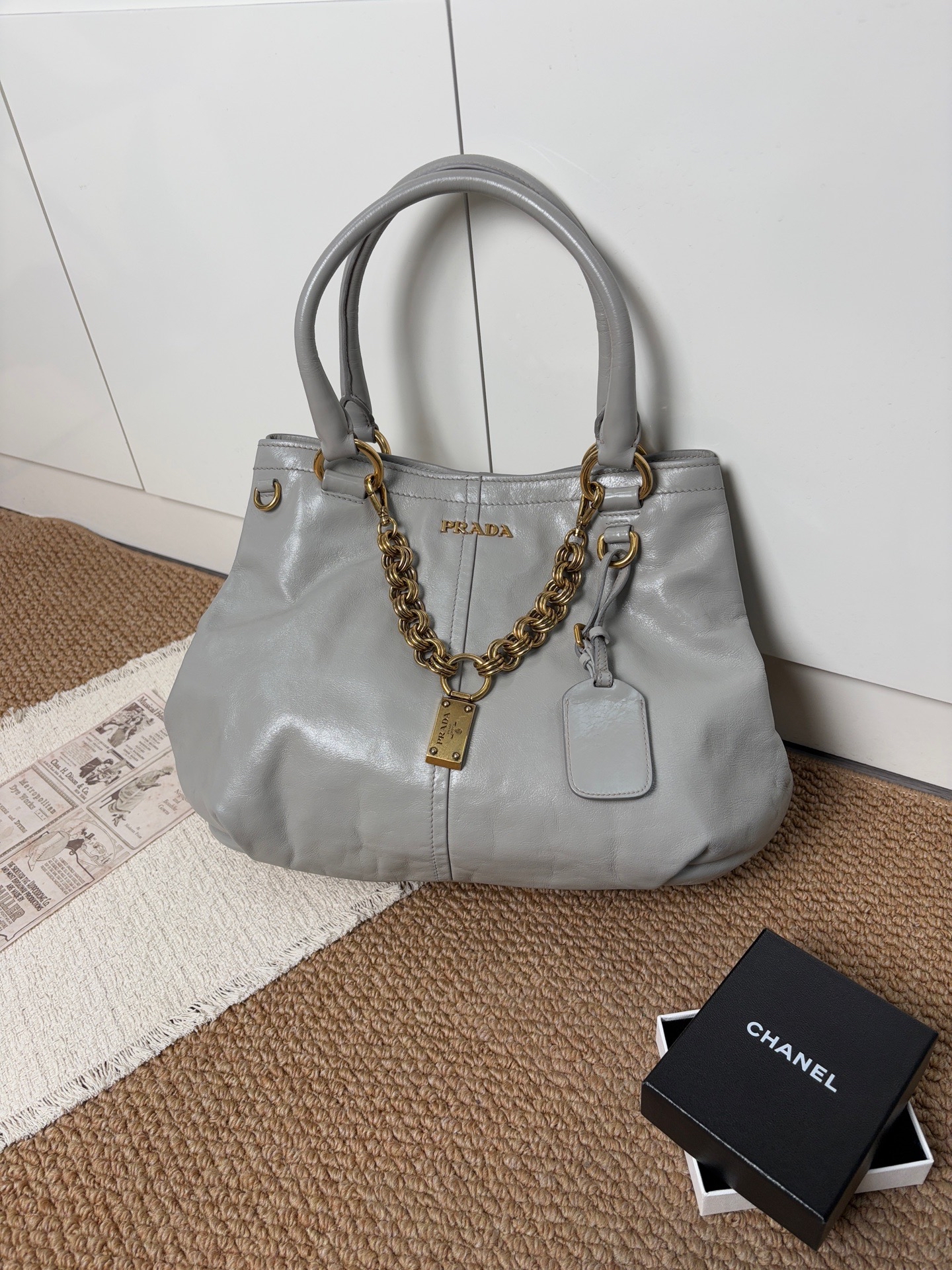 【預訂貨品】Prada霧霾灰油蠟皮機車腋下包