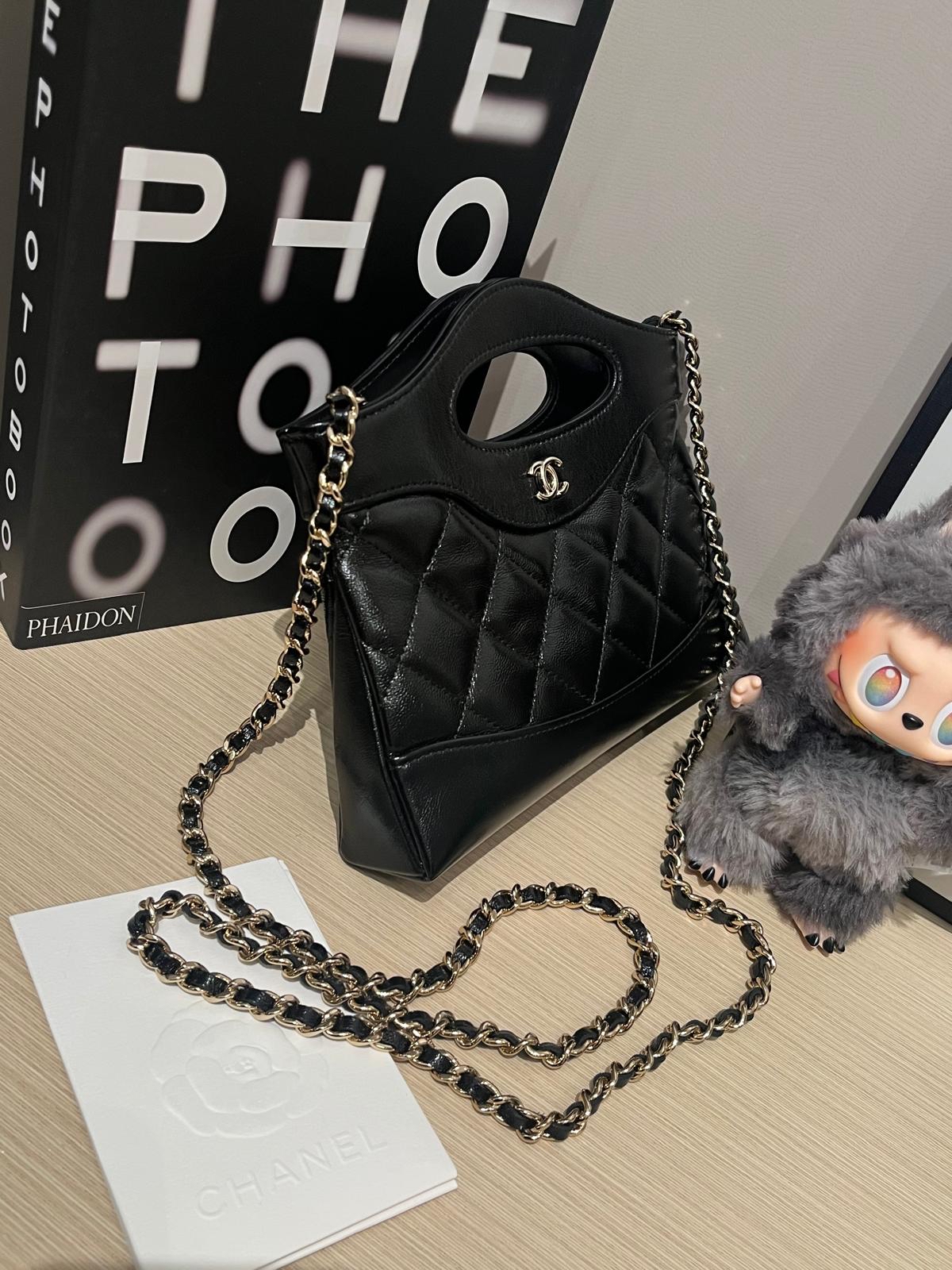 Chanel nano 31 calfskin 2way bag 100%Authentic ,98%New ✅專門店收據✅晶片✅dust bag✅box