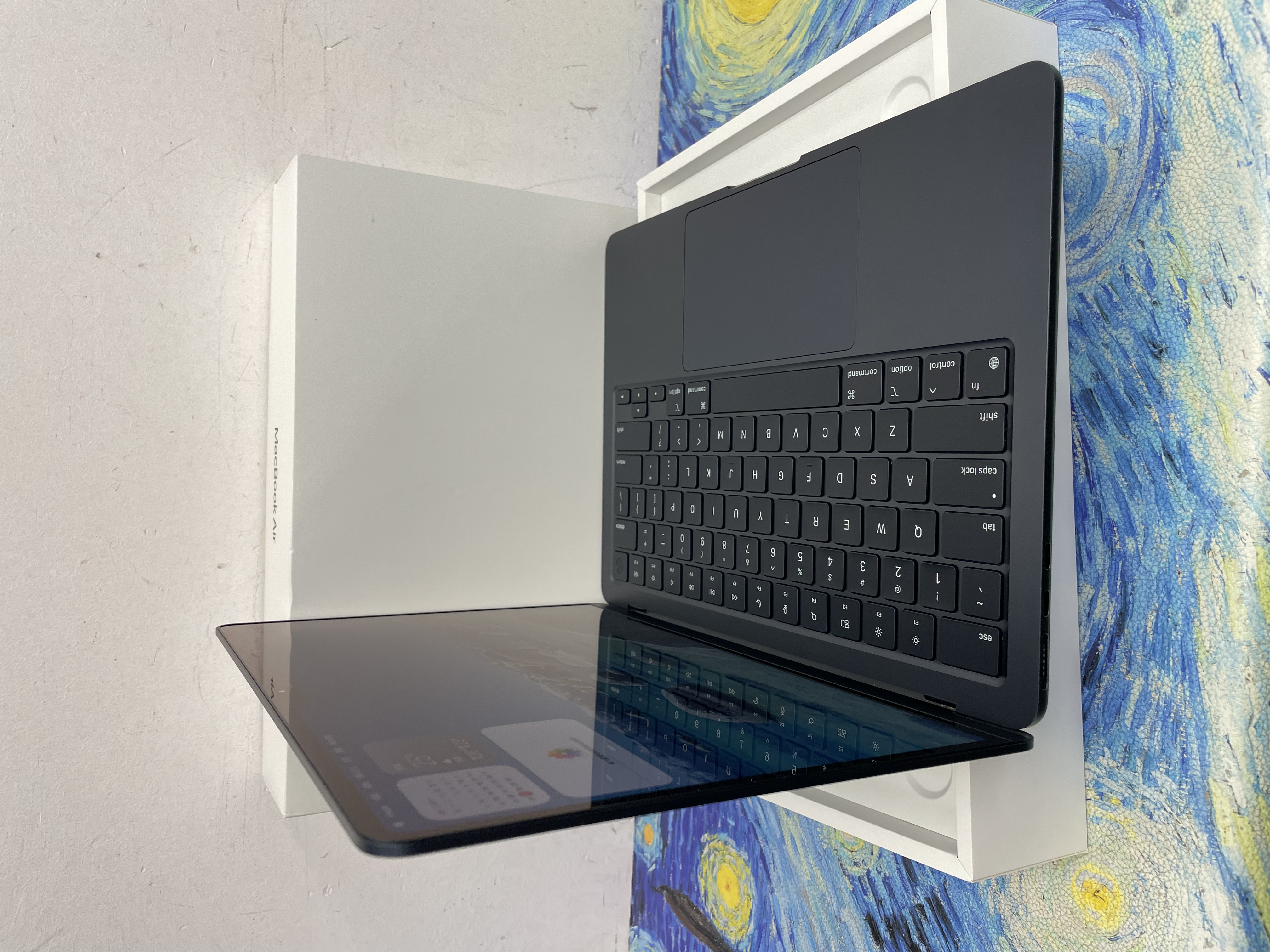 #5822 Apple MacBook Air M2 CPU 8GB Ram 512GB SSD