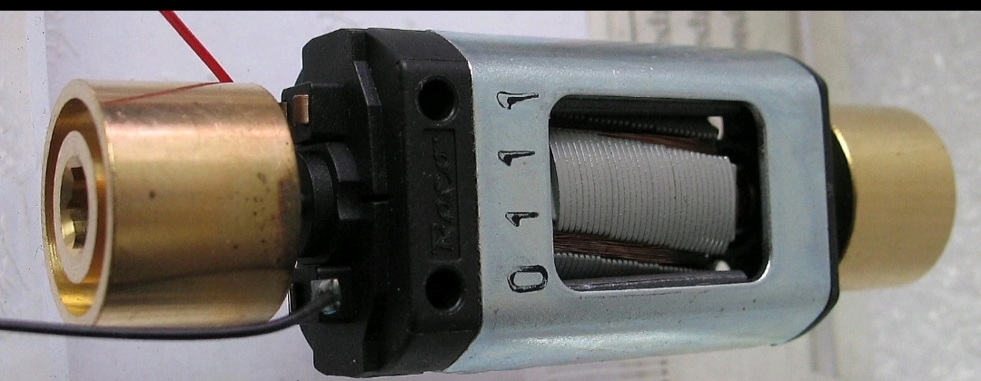 HO Ersatz-MOTOR with 2 Flywheels z.B. für ROCO & Athearn Genesis (NEW)