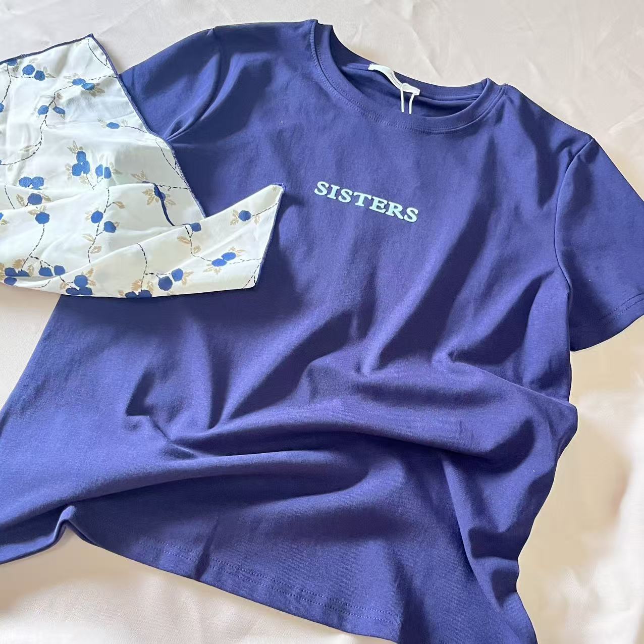 T2009#713 [Sarin] Graphic T-shirt