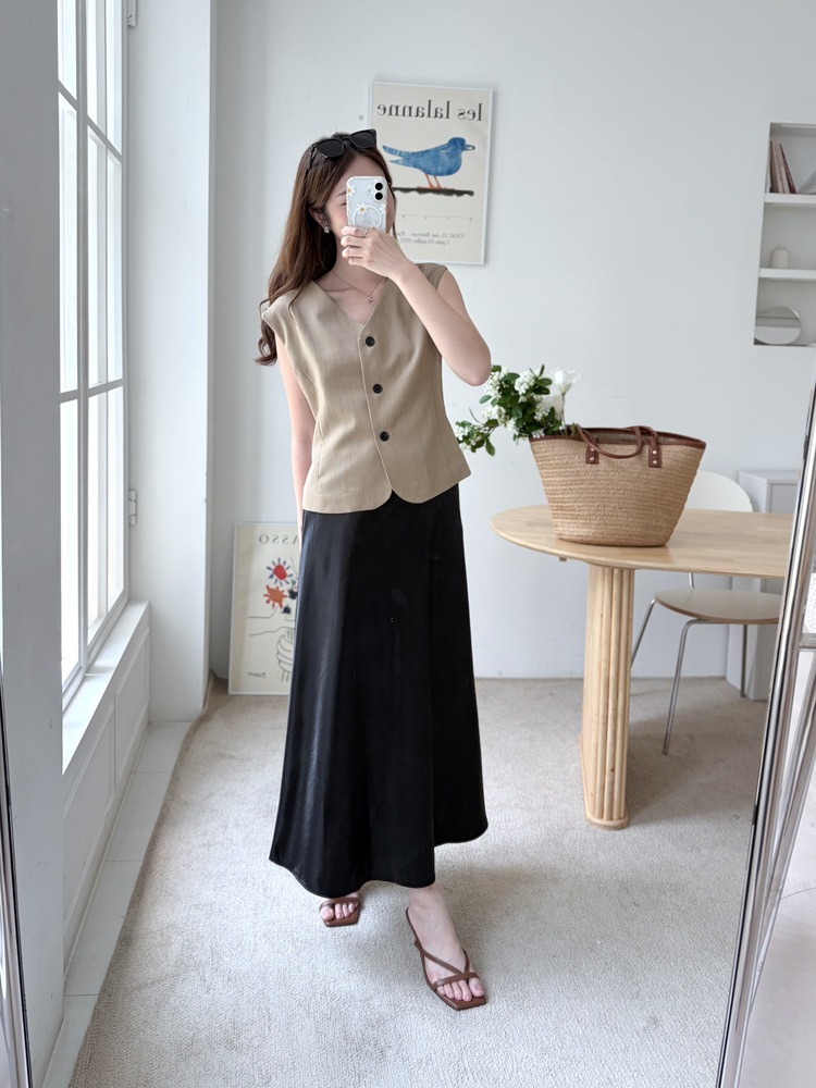 Signature Linen Blend Vest (Camel)