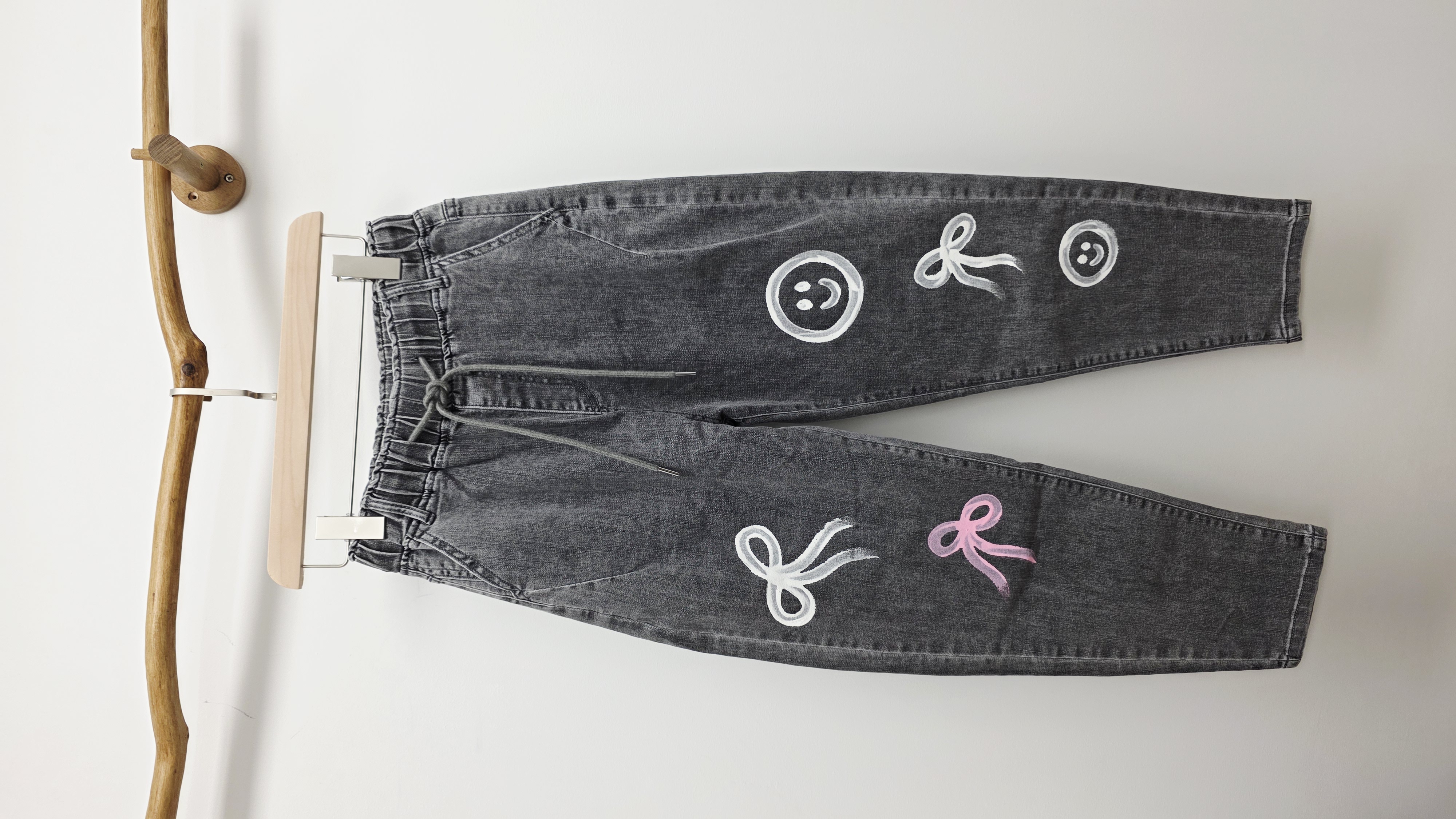 韓國炭灰哈哈笑心心印圖修腳橡筋牛仔褲