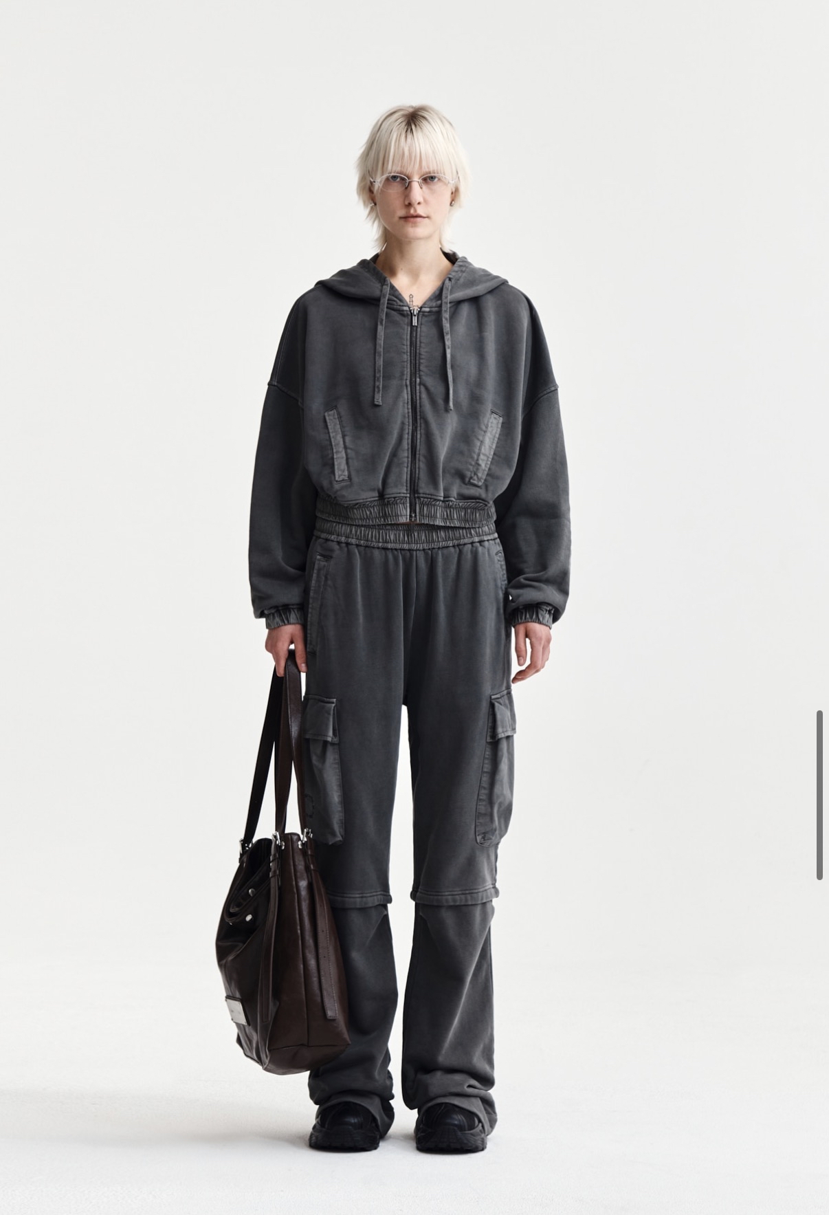 MATIN KIM特價場 PIGMENT DYE CARGO PANTS FOR WOMEN IN CHARCOAL