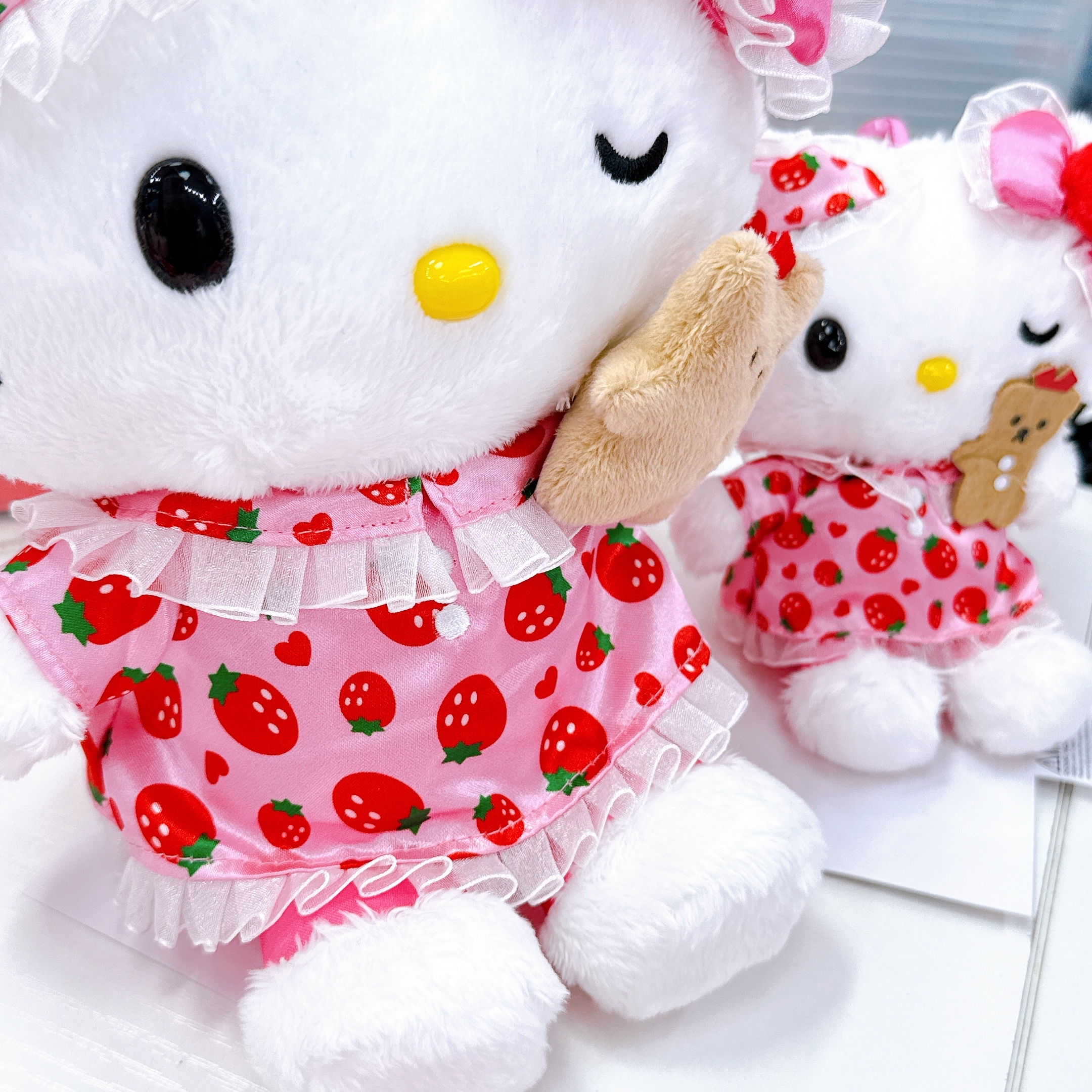美版Hello Kitty經典睡衣公仔 共有兩個尺寸
