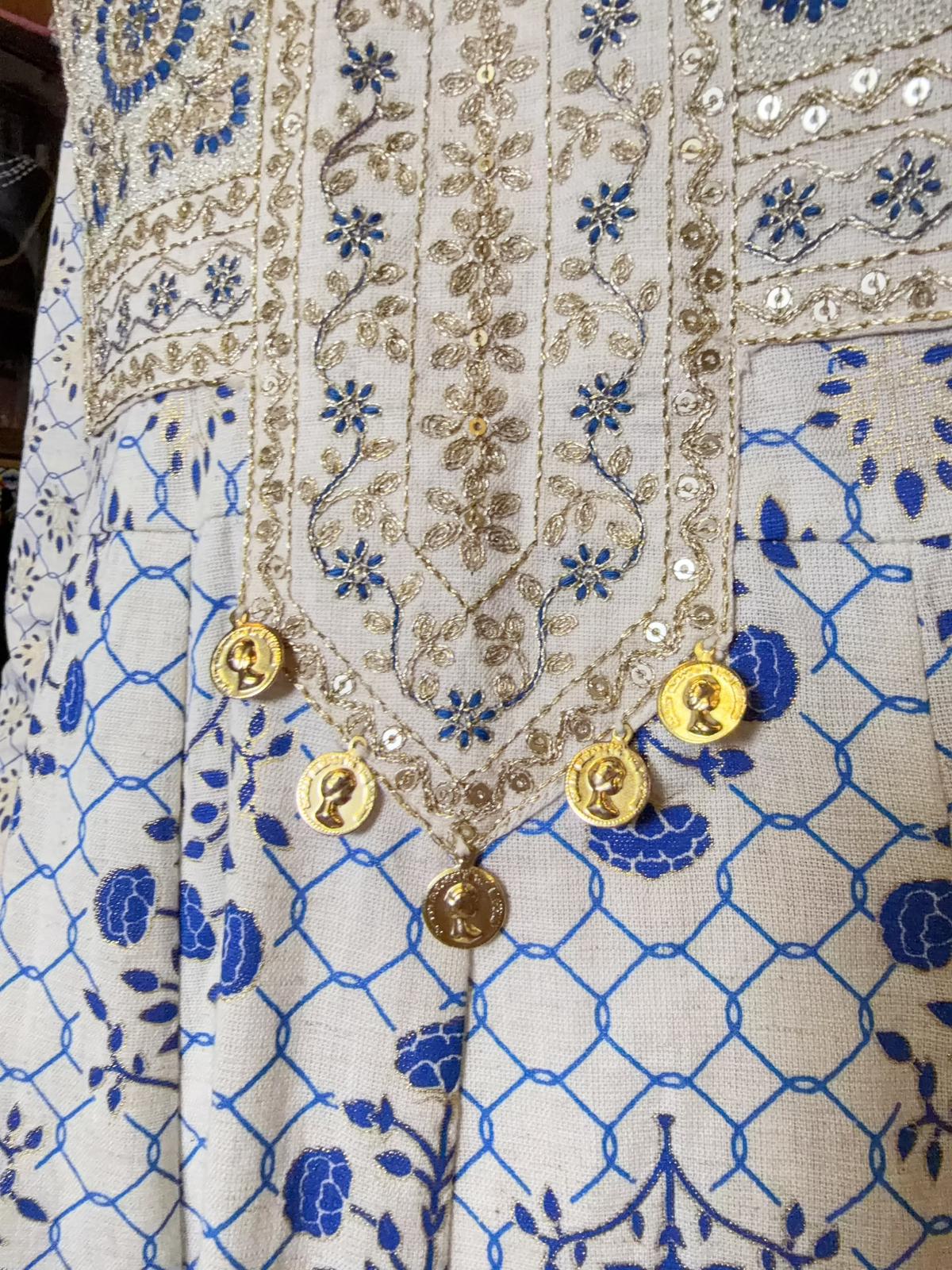 White Blue Heart-Neck 2-side OP 50" #1491