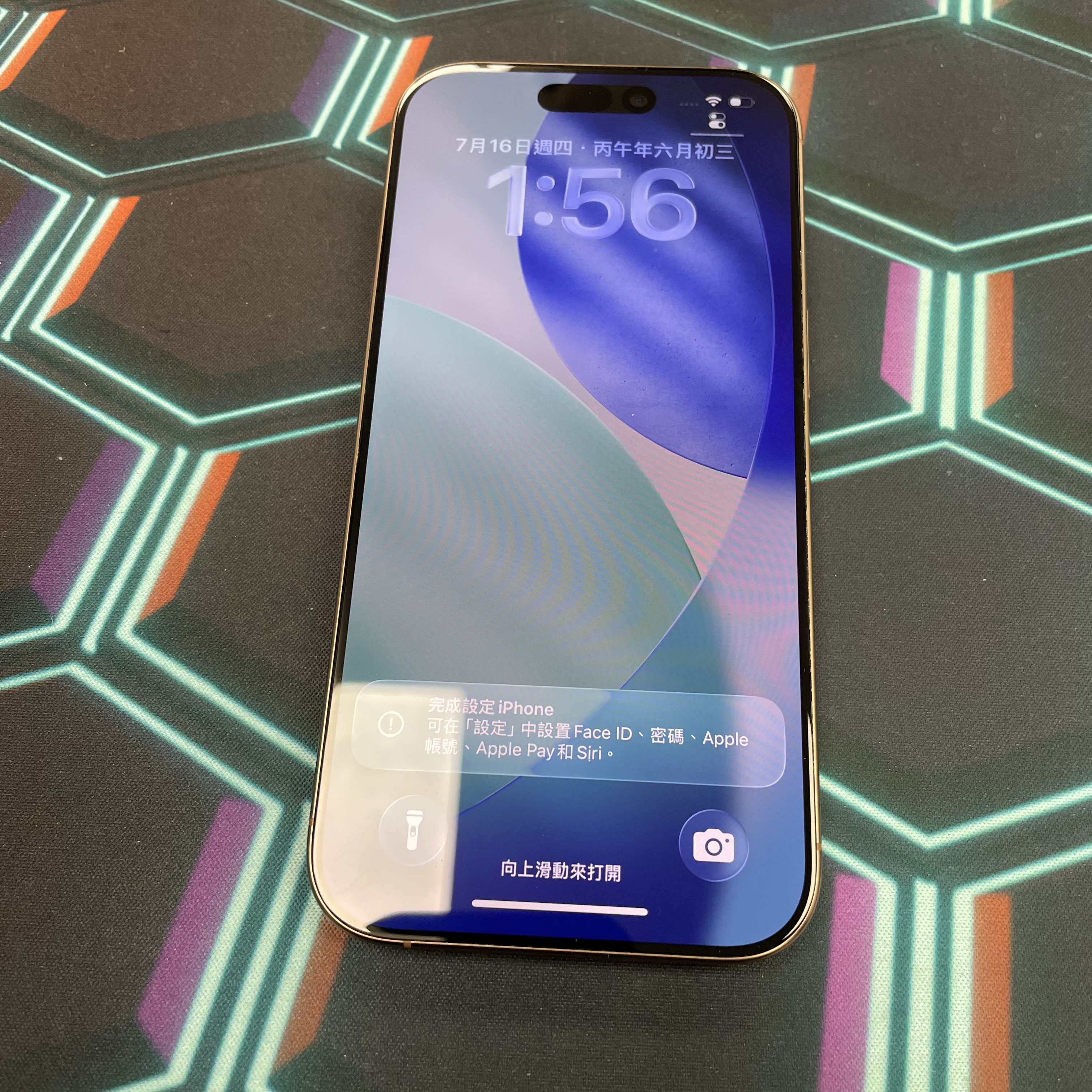 *6986 16 Pro 完美機 1TB 電89 沙色 gold