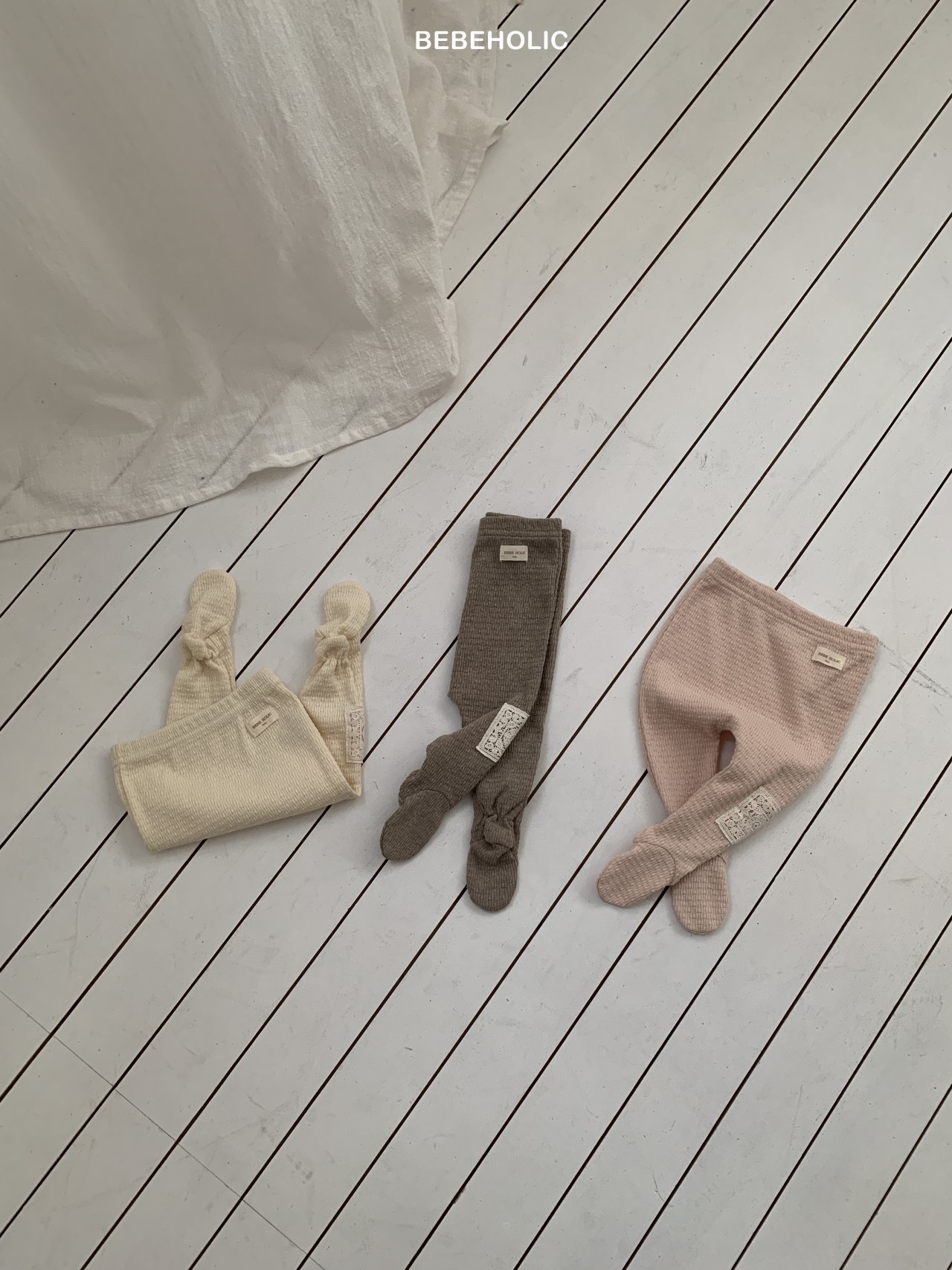 🌸預訂 韓國直送🌸🇰🇷BEBEHOLIC三色蕾絲提花包腳褲