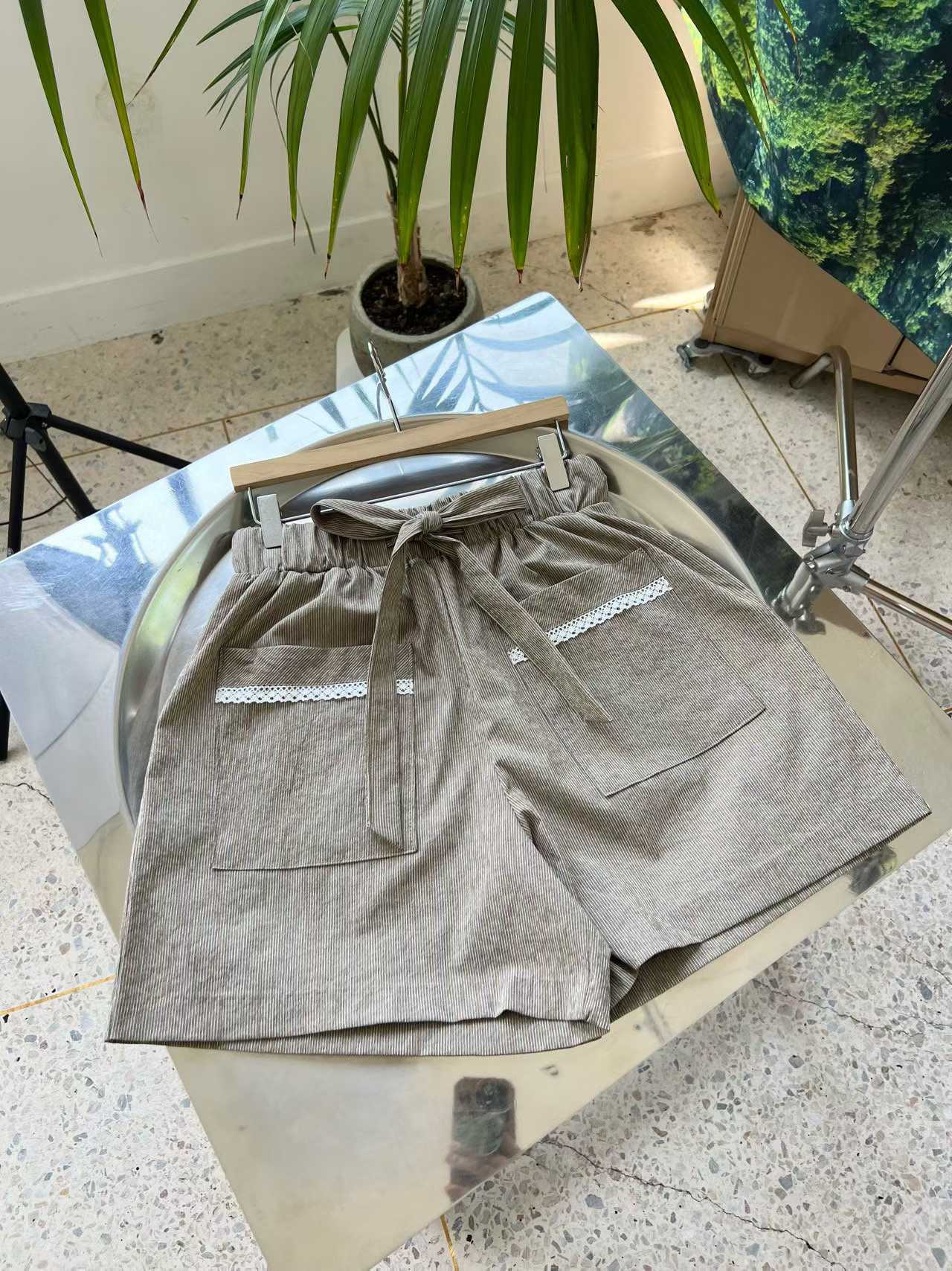 ＜限時預購＞超顯瘦 A 字條紋短褲 TW260307K02 《9/3截單，預計4月中旬到港》