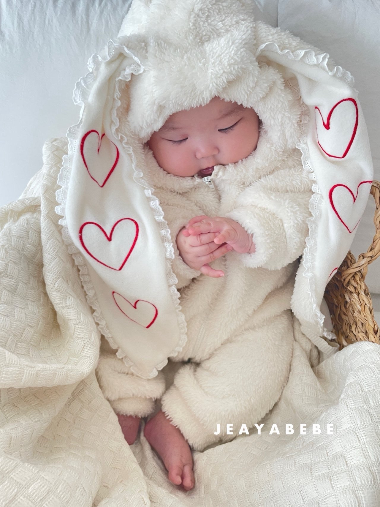 Jeayabebe | Rabbit suit Cream