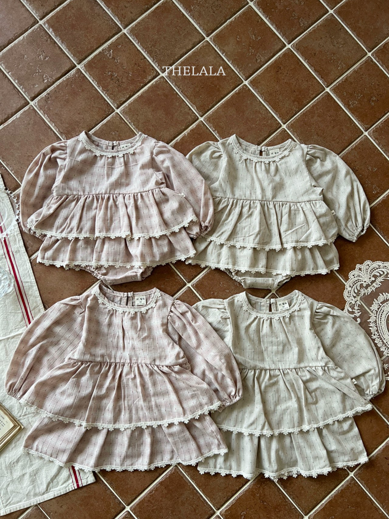 🌸預訂 韓國直送🌸🇰🇷THELALA兩色蕾絲花邊層疊荷葉邊格紋長袖連身裙