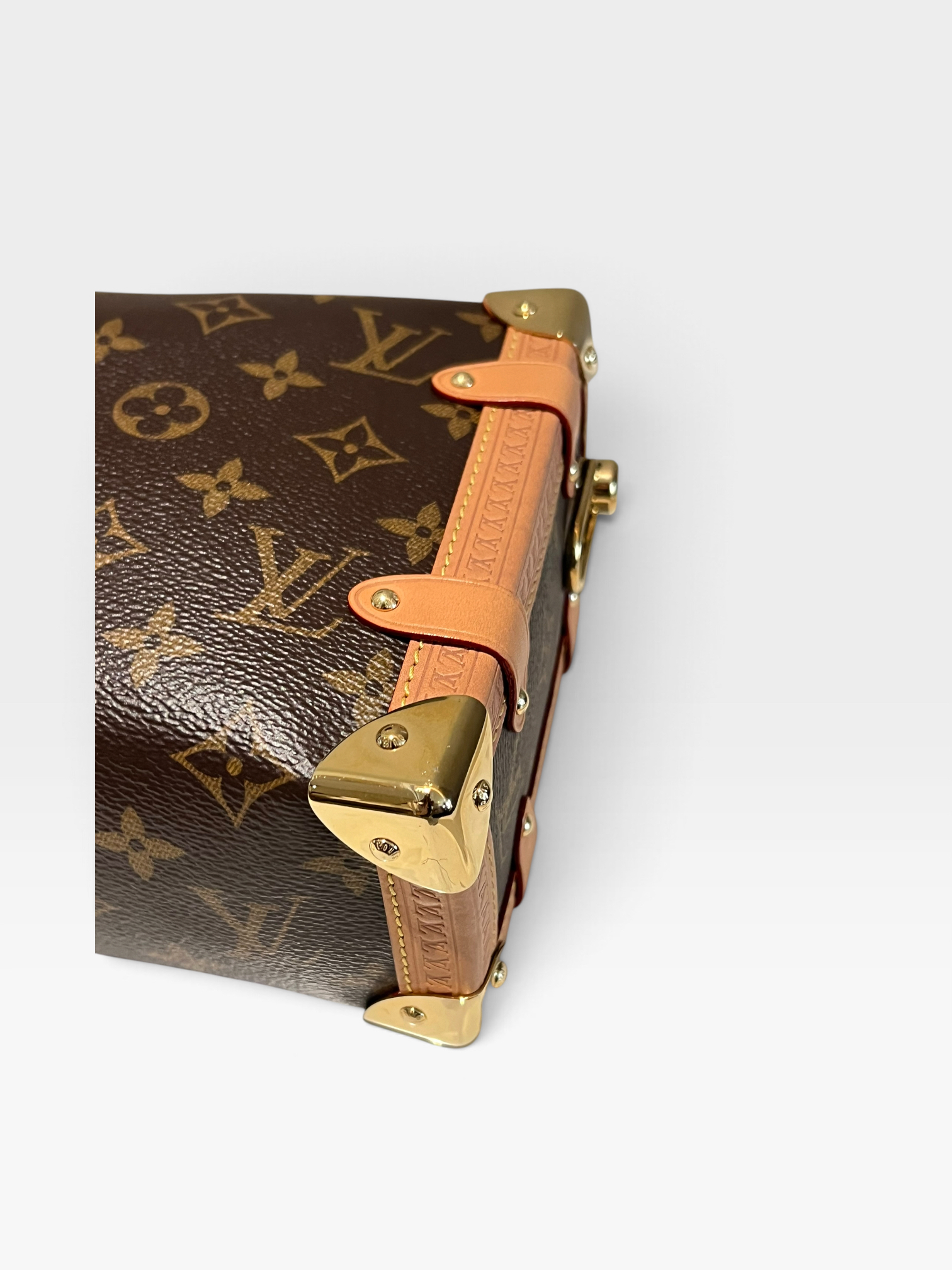Pre-Owned LV Side Trunk Bag / Product Code: 091807