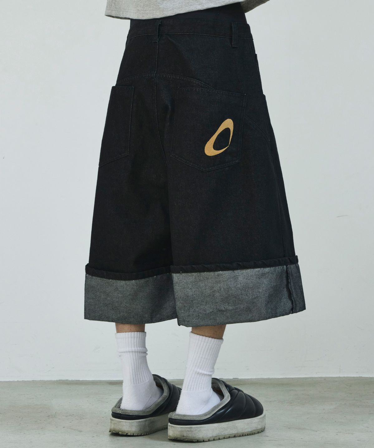🇰🇷訂購｜SCALLYWAG 26SS｜Rolled-up non-fade Bermuda denim shorts  2色 