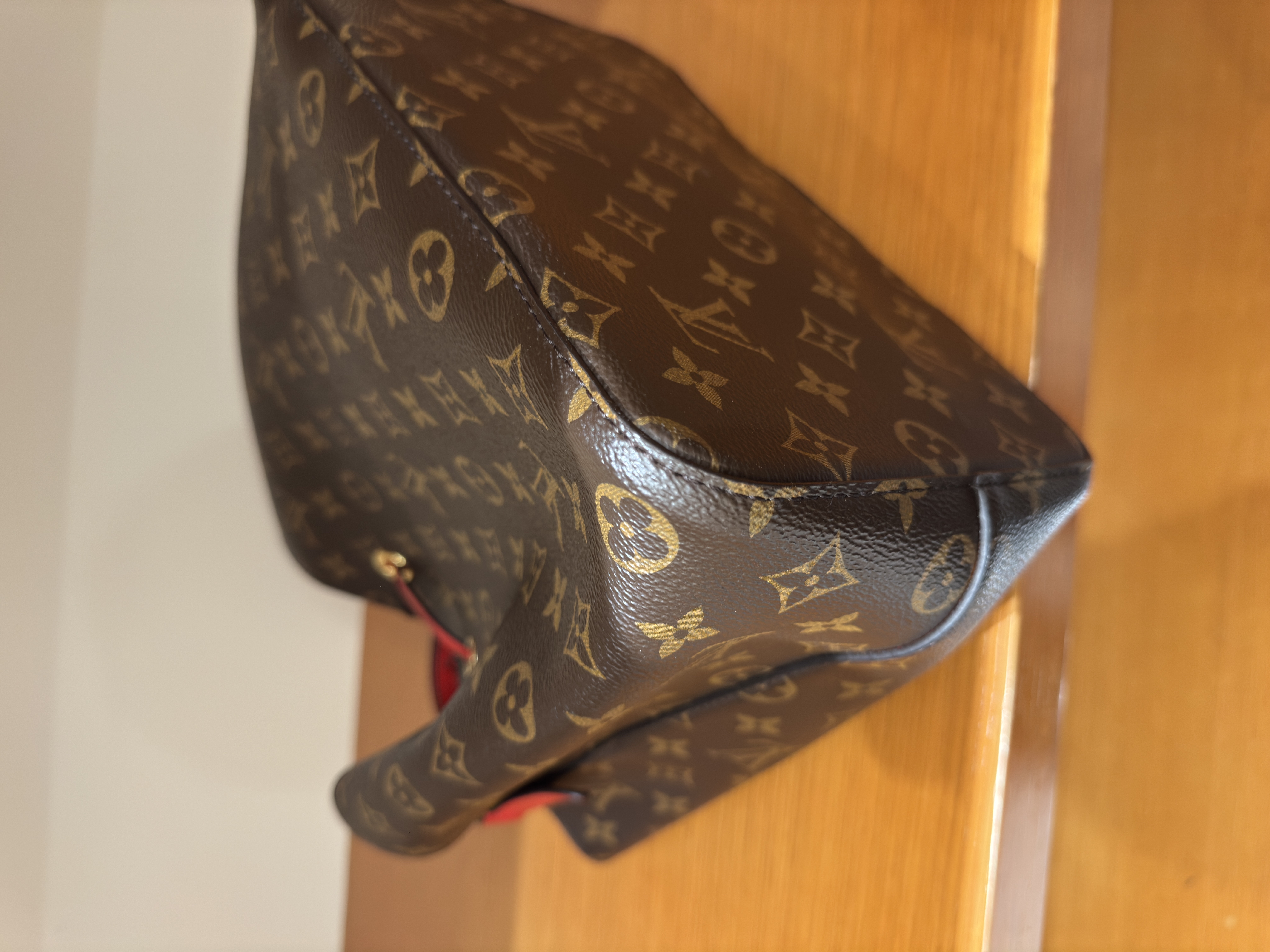 直播貨品 |  [1個-$100 2個-$300］HH23