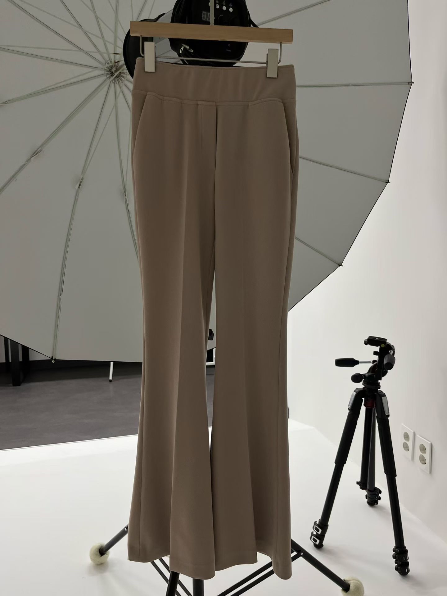 顯瘦包肚喇叭褲