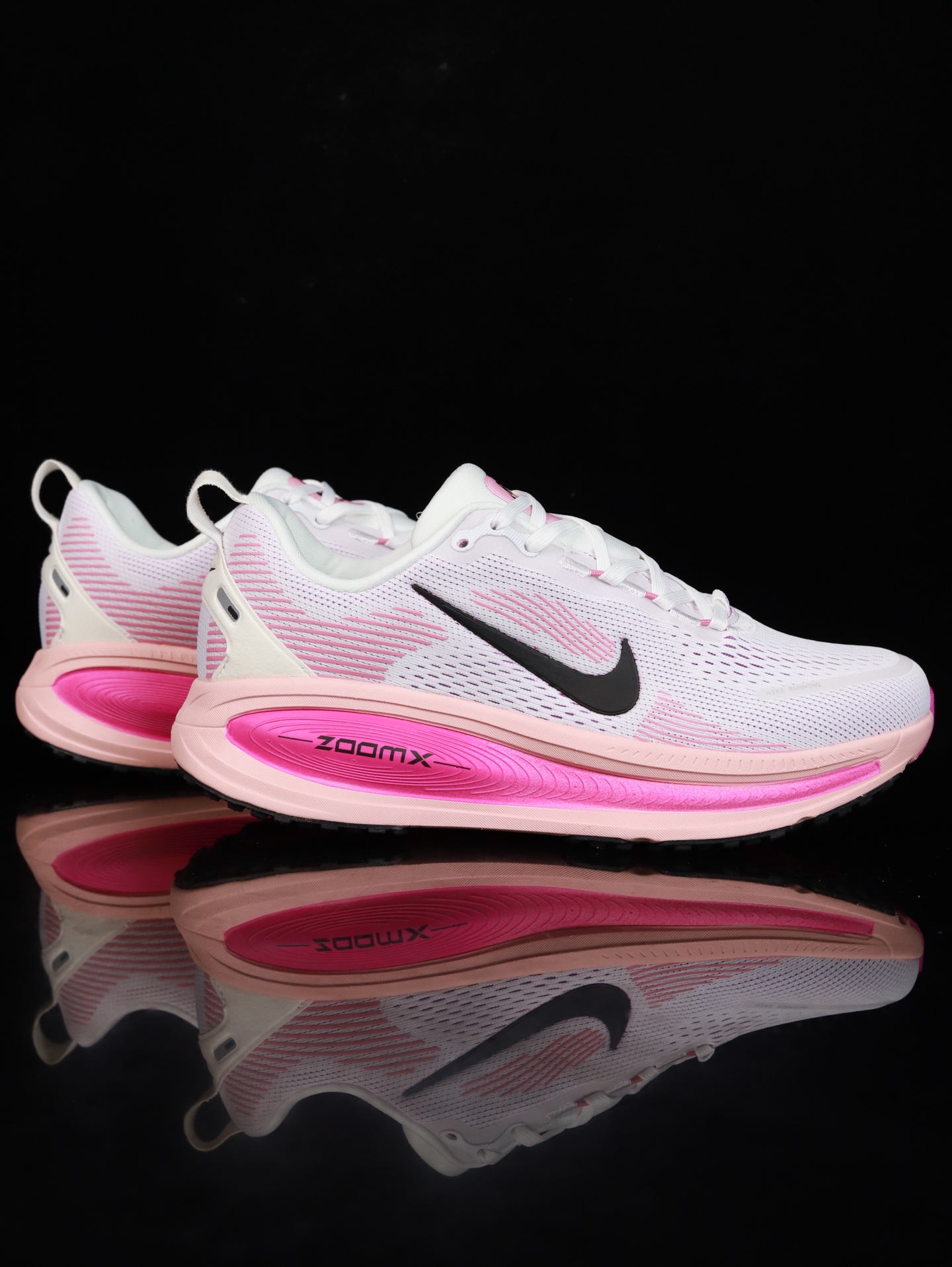 Nike Vomero 18 HM6804-105