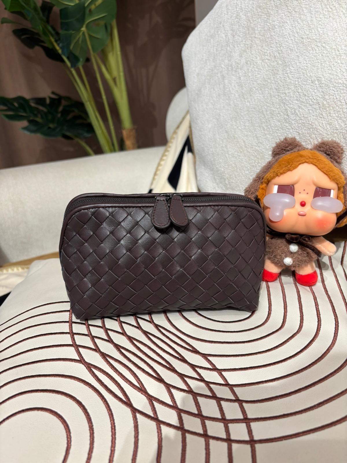Bottega Veneta BV 化妝袋 100%Authentic, 98%New