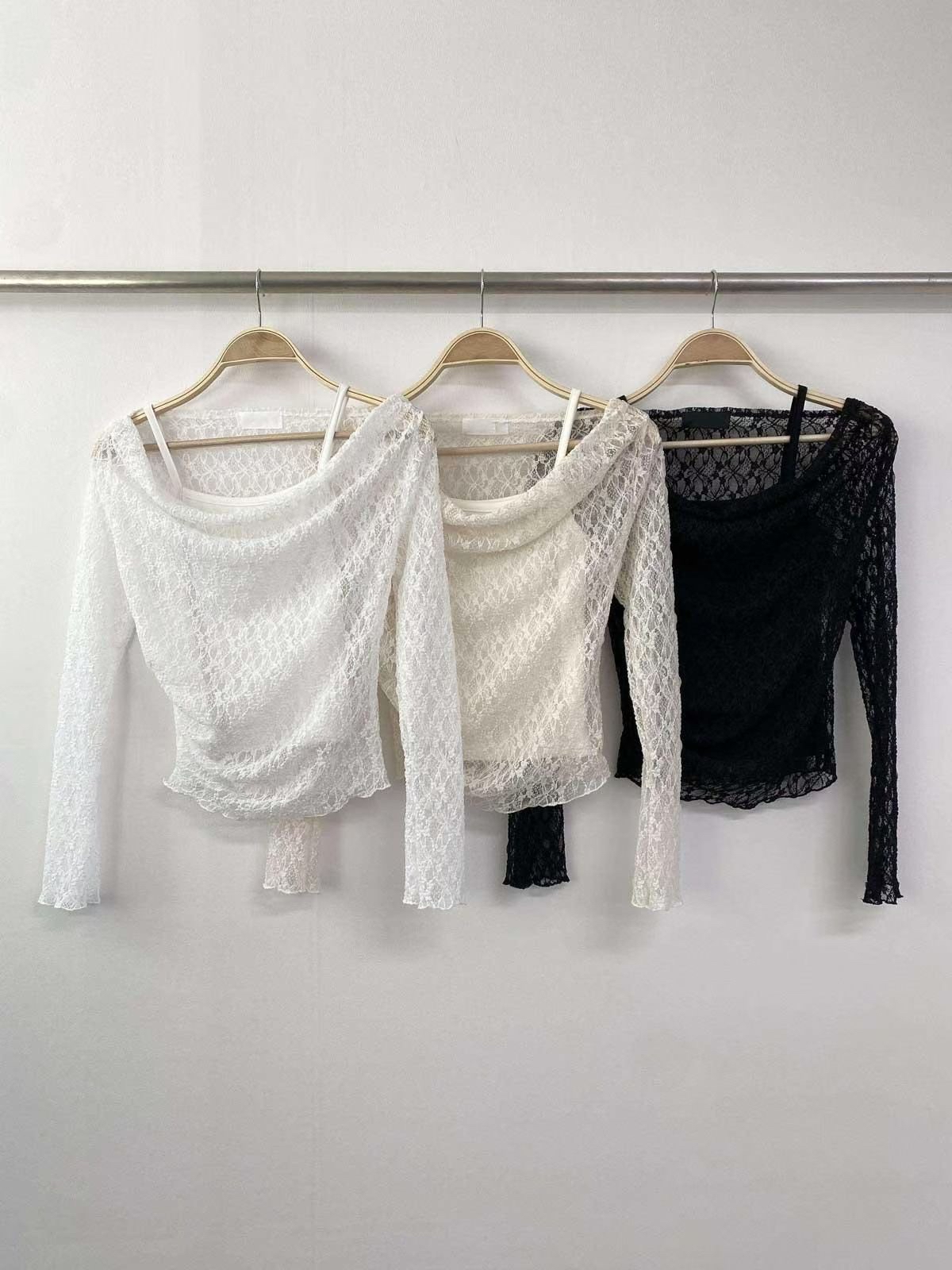 【 店主自留 ♪ 滿滿韓妹感！垂感U領編織蕾絲兩件裝🤍✨ 】 Lace Up Day Top Set(三色入)