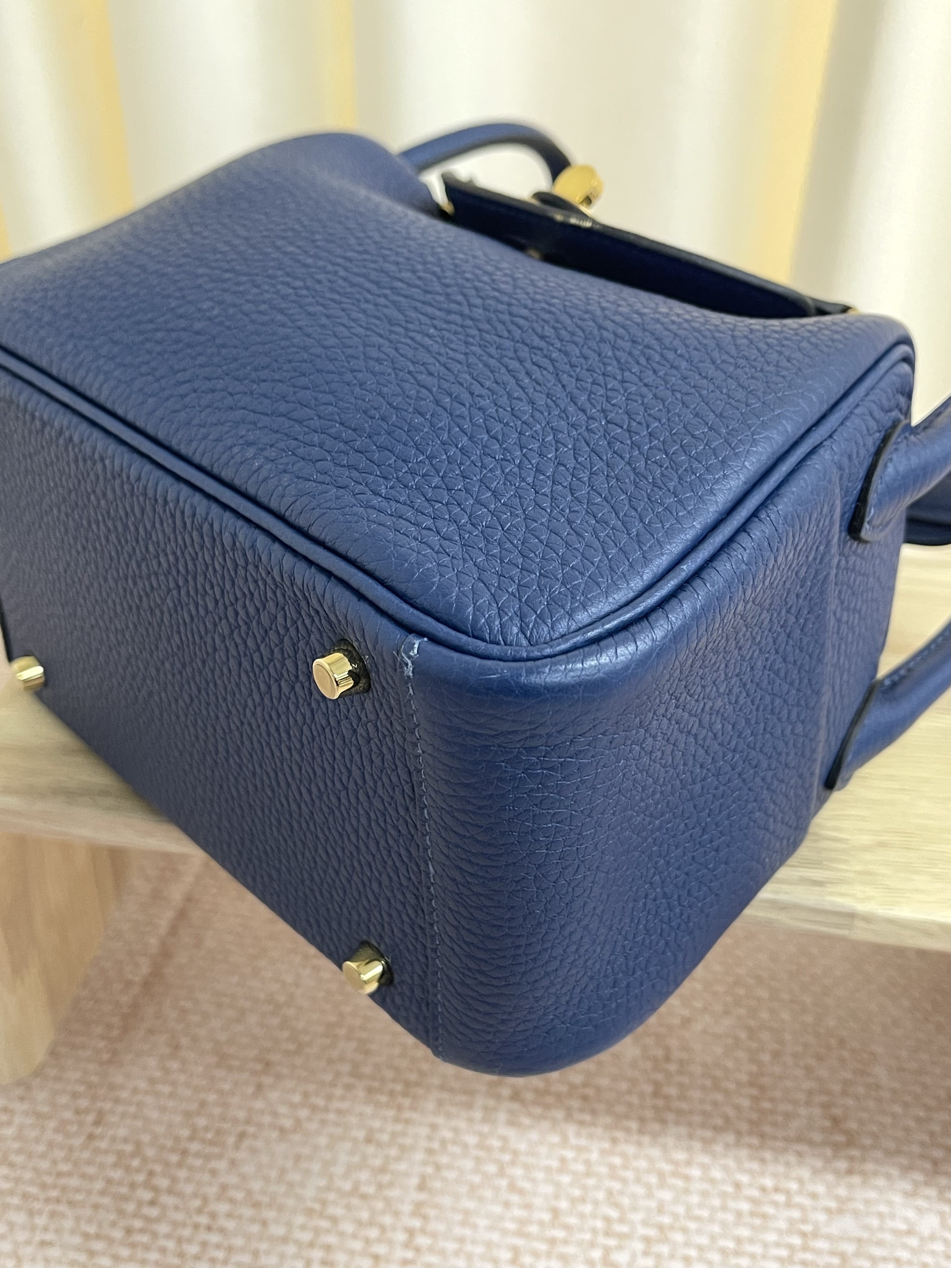 Pre-owned Hermes Mini Lindy/ /Stamp D/ Product Code: 26020304