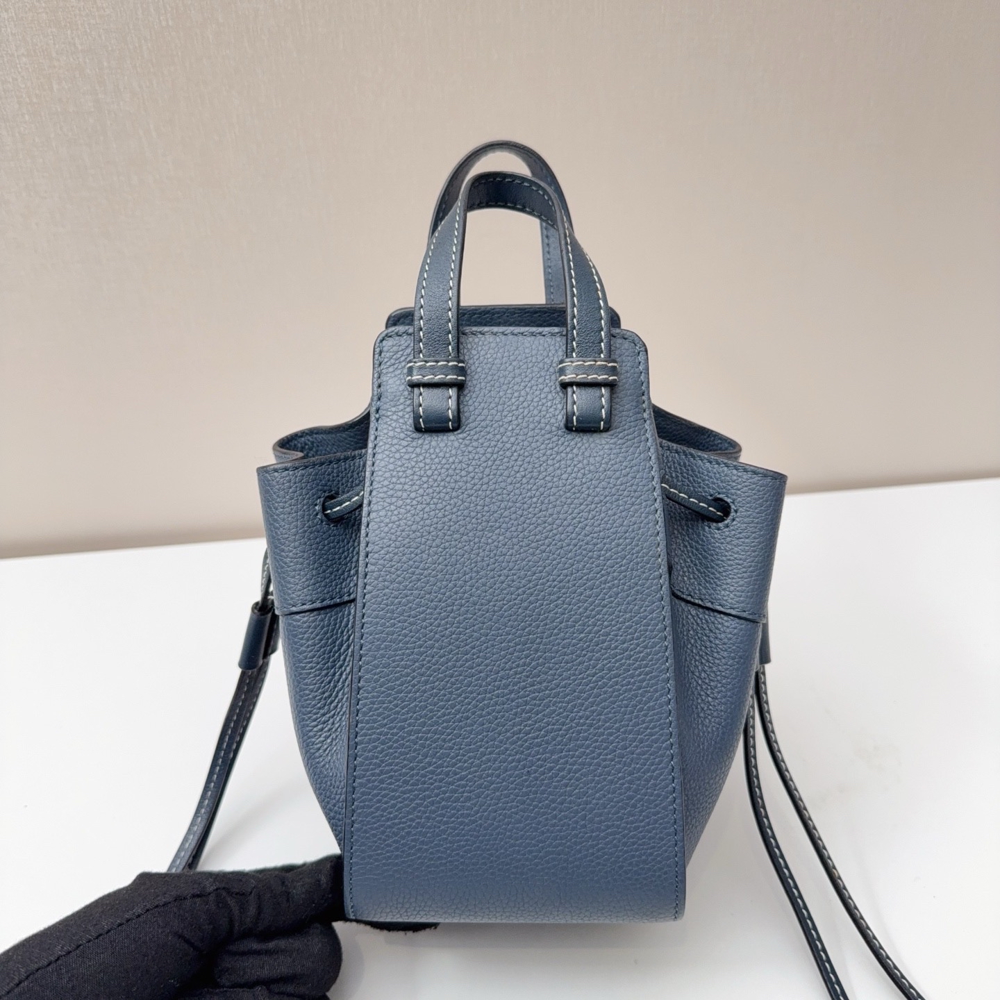 【預訂貨品】LOEWE藍色荔枝牛皮hammock