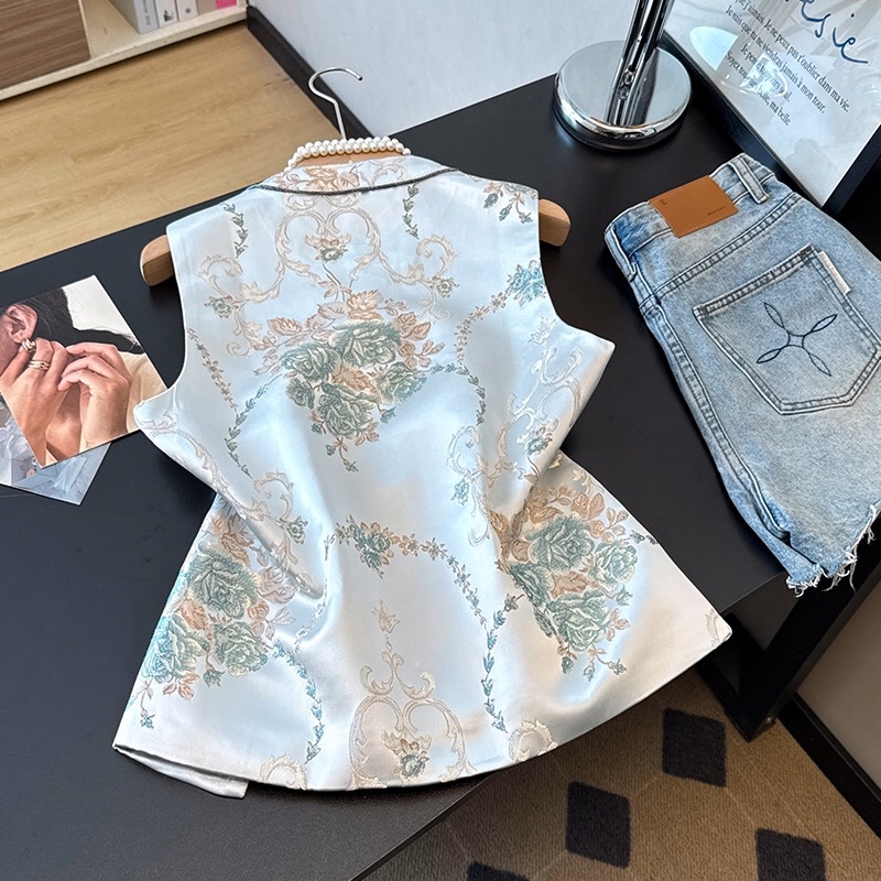 B157(0229) 新中式改良款复古牡丹刺绣织锦下摆边双开角蓝马甲上衣