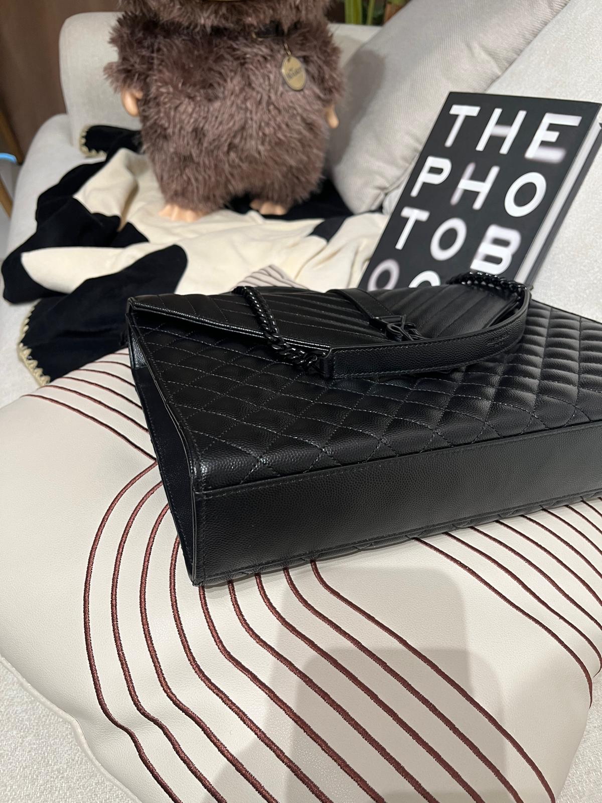 Ysl envelope large so black  100%Authentic ,99%new Unused✅dust bag✅booklet 📣專門店售價  $25,100 ❗️❗️📣 