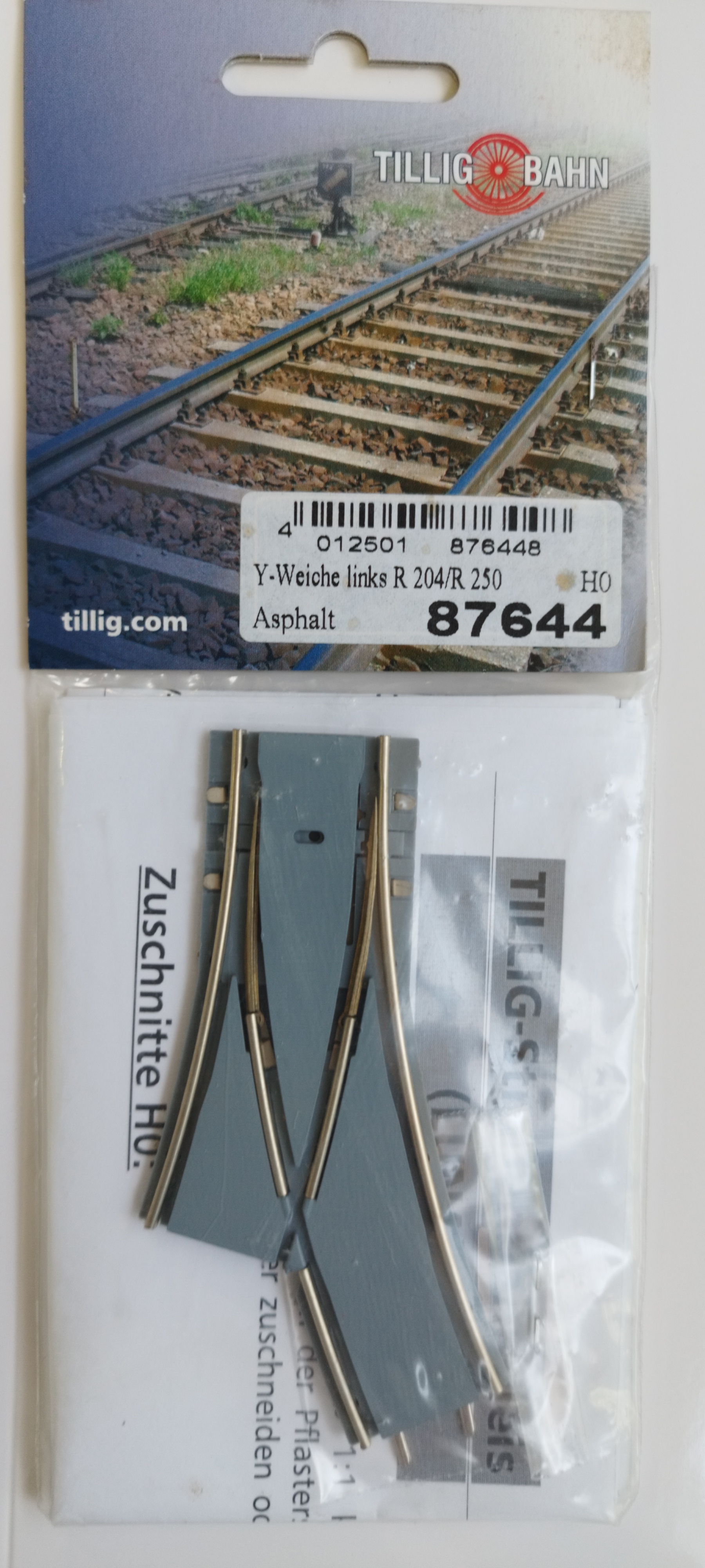 Tillig LUNA HO 單軌路石分差向左波口 1:87 Single-track branches bitumen/concrete 馬路路軌•城市輕軌•電車路軌
