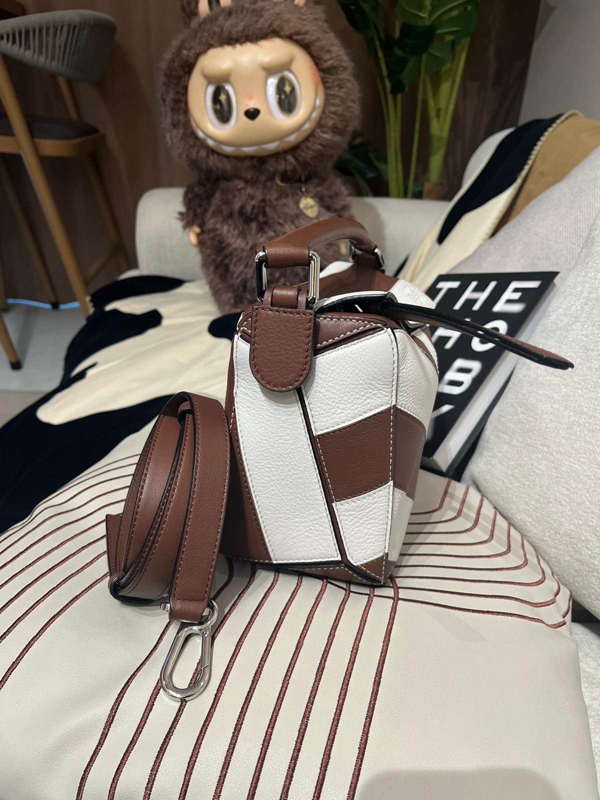 Loewe puzzle small calfskin 100%Authentic,98%new ✅strap✅booklet✅dust bag