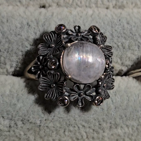 Cat's eye kunzite floral ring with rainbows in adustable sterling silver (A) - KNZ1