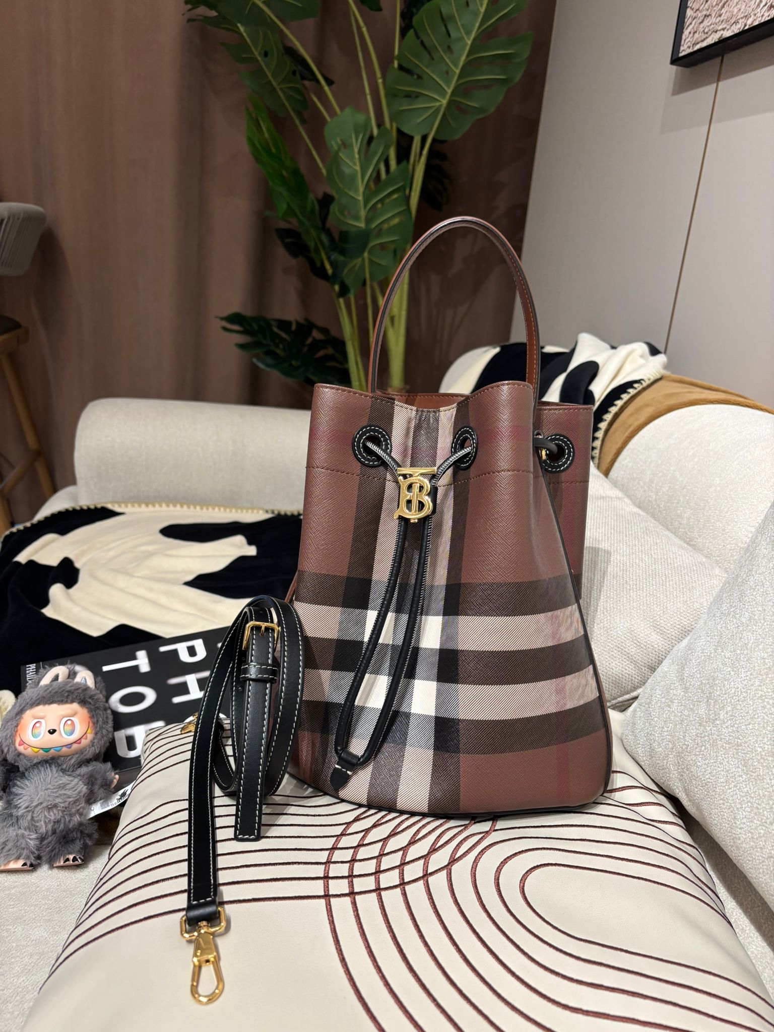 Burberry bucket TB 水桶袋 100%Authentic ,90%new✅塵袋