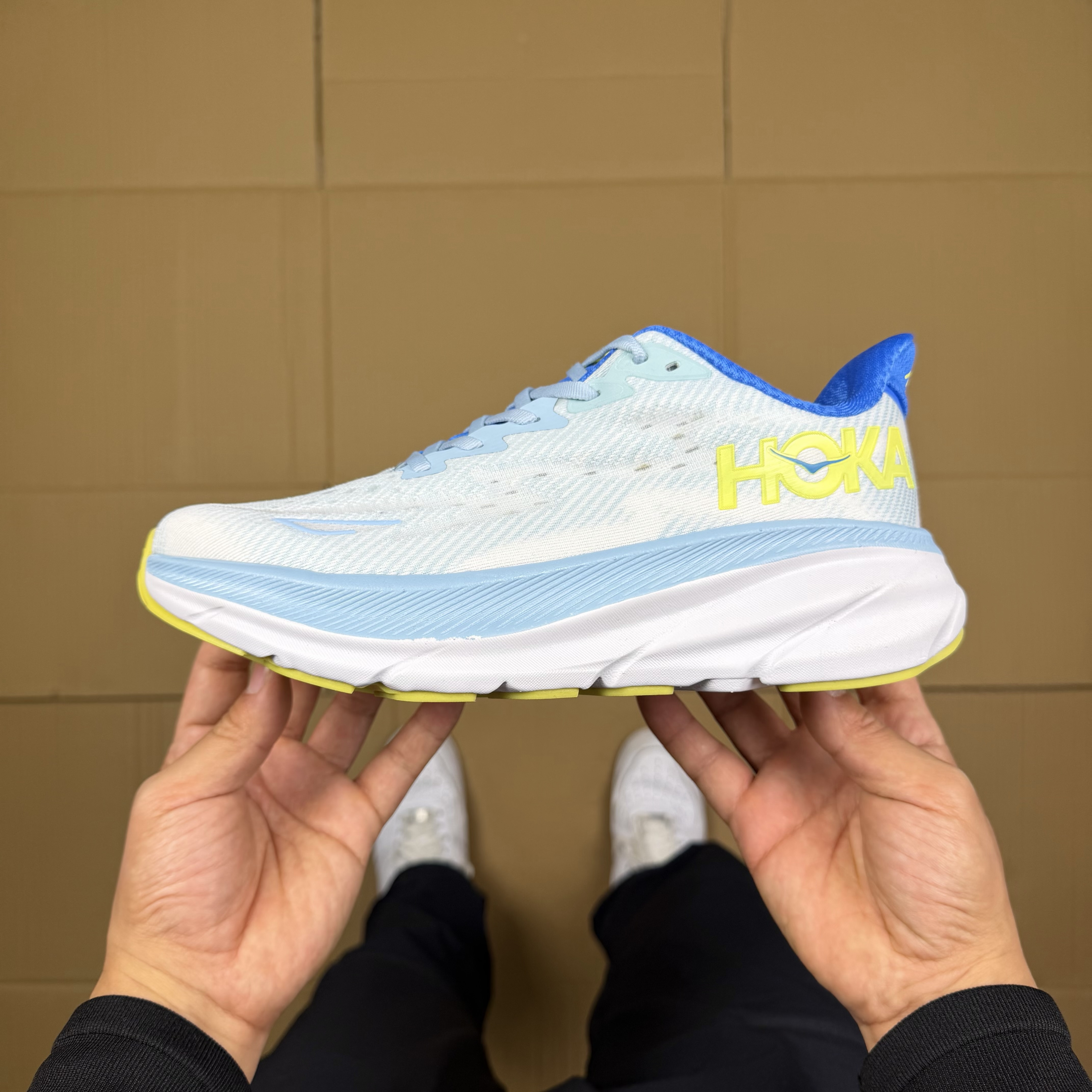 Hoka Clifton 9