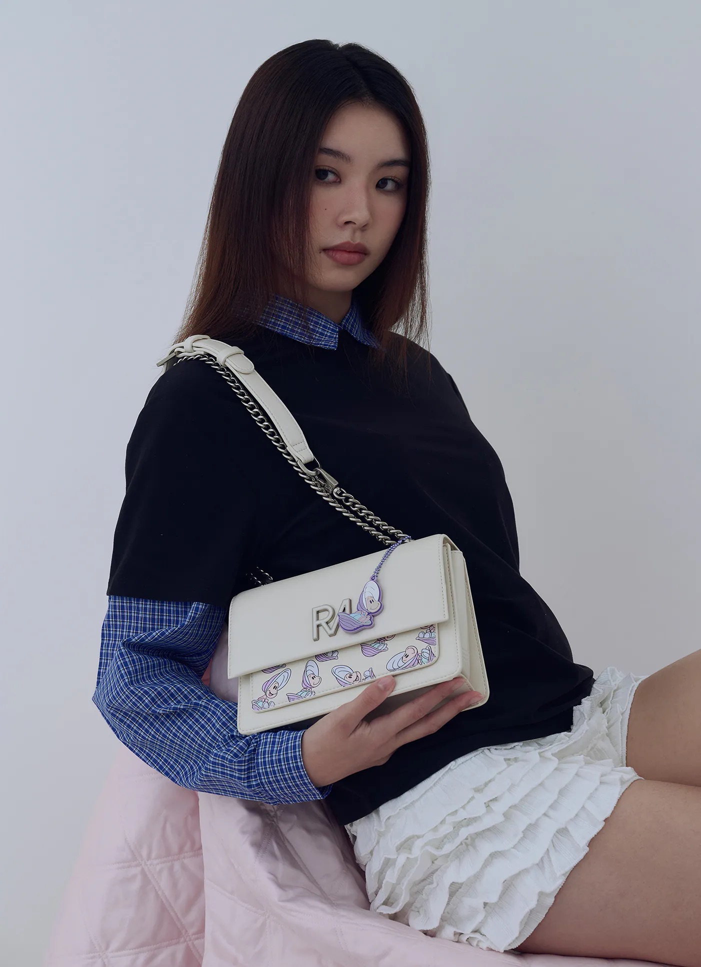 📦訂購 台灣代購 Disney 迪士尼 愛麗絲夢遊仙境 Baby Oysters 生蠔BB 狂派塗鴉斜背包