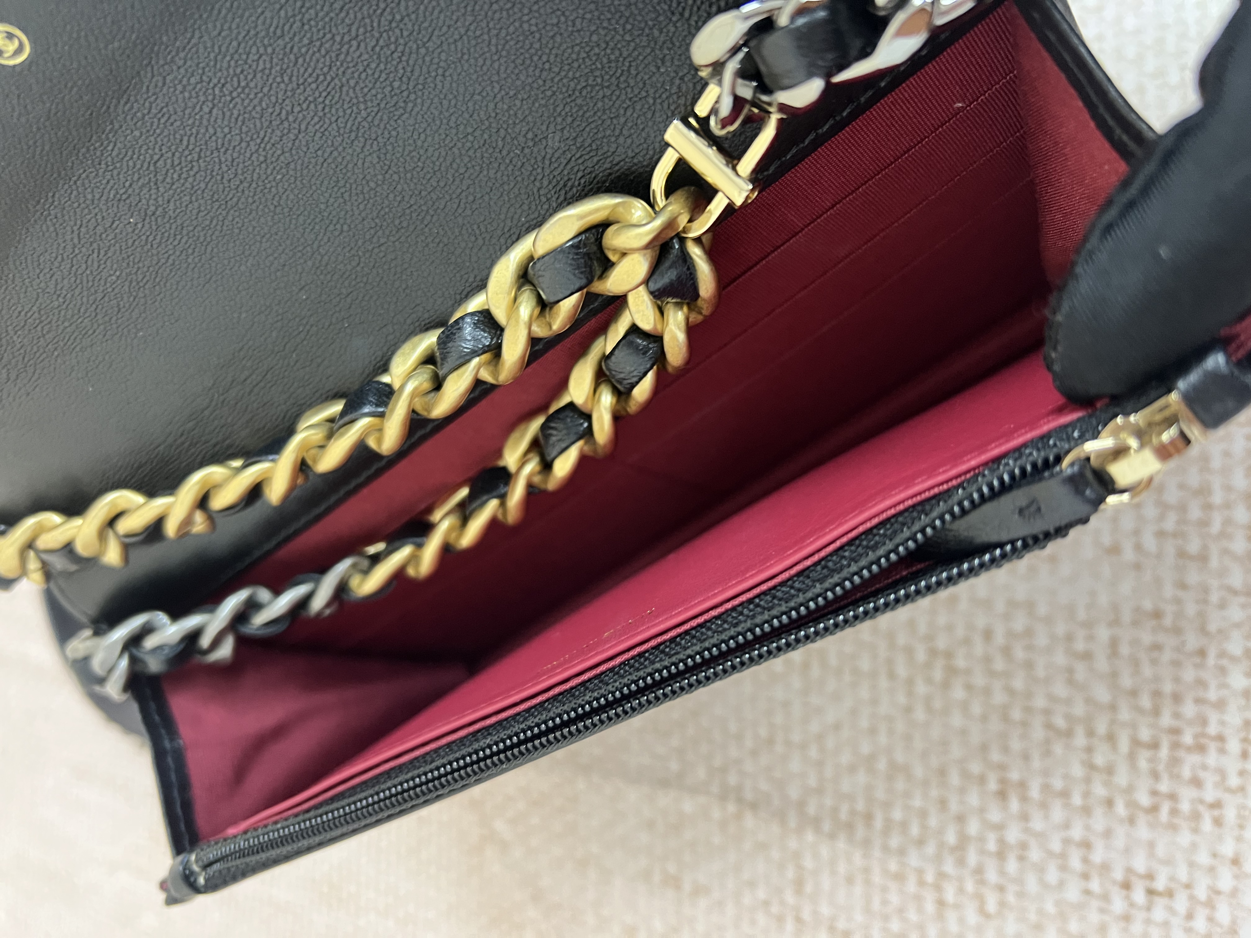 Pre-owned Chanel 19 WOC/ Product Code: 26031304