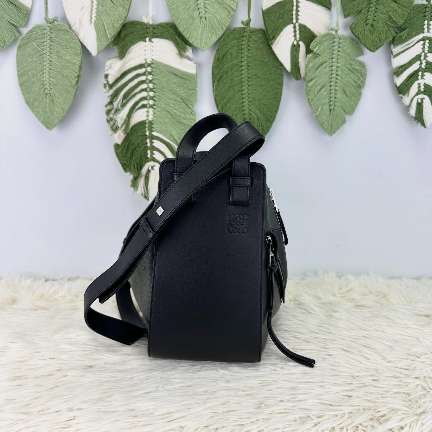 LOEWE🤍PRE OWNED Hammock 黑色銀扣 Small Size 單肩斜肩包 🖤