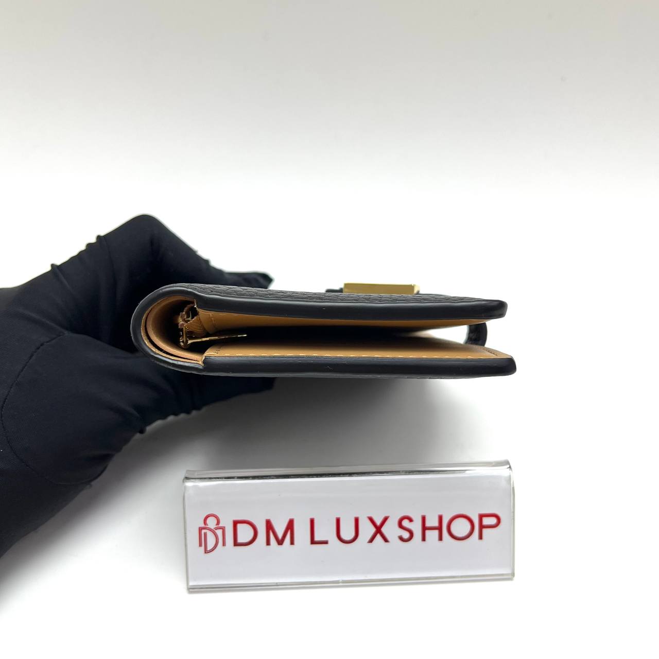 LV Capucines Vertical Compact Wallet