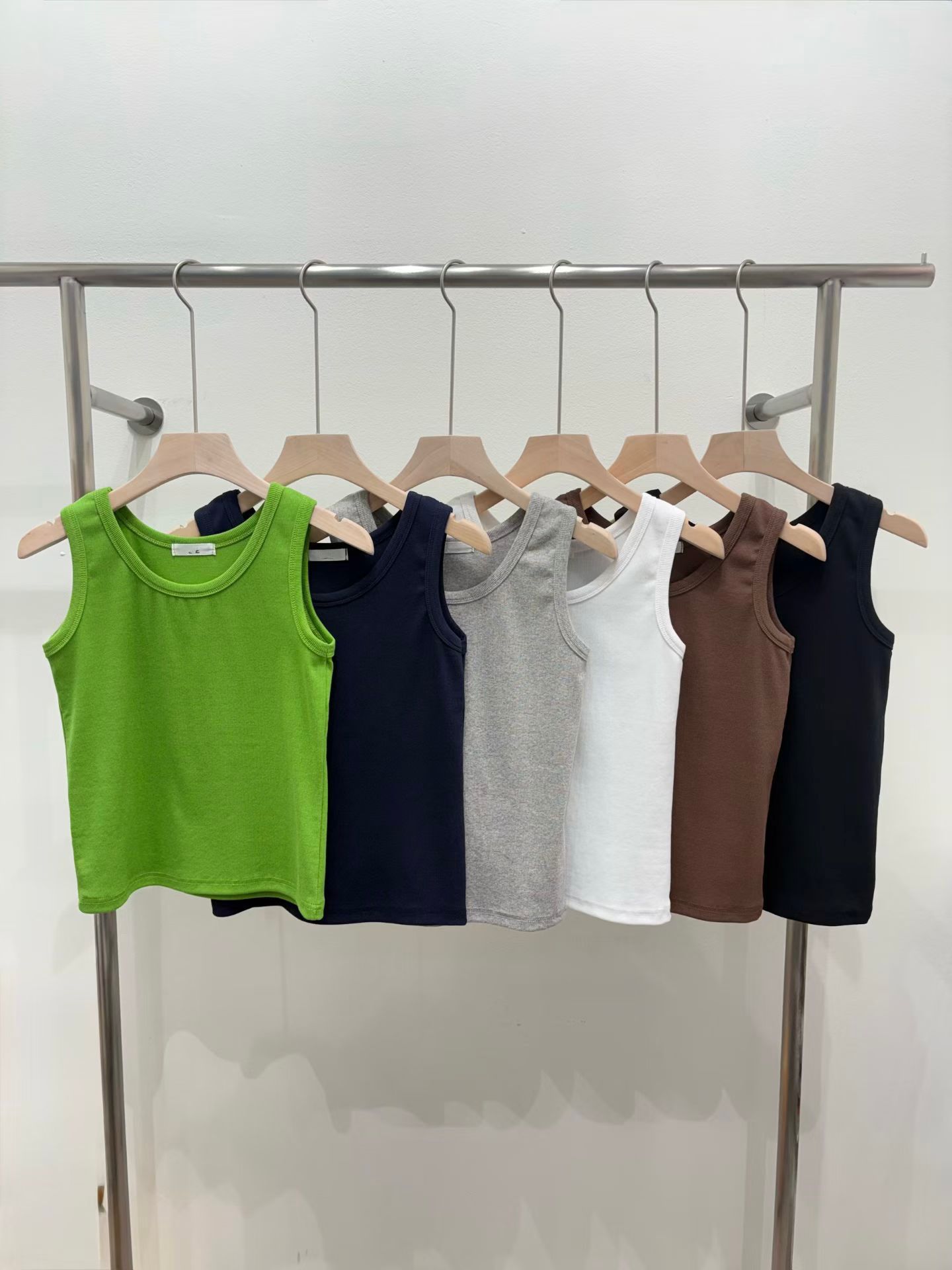 221181 坑紋背心 胸 74-112 腰72-110 長 50