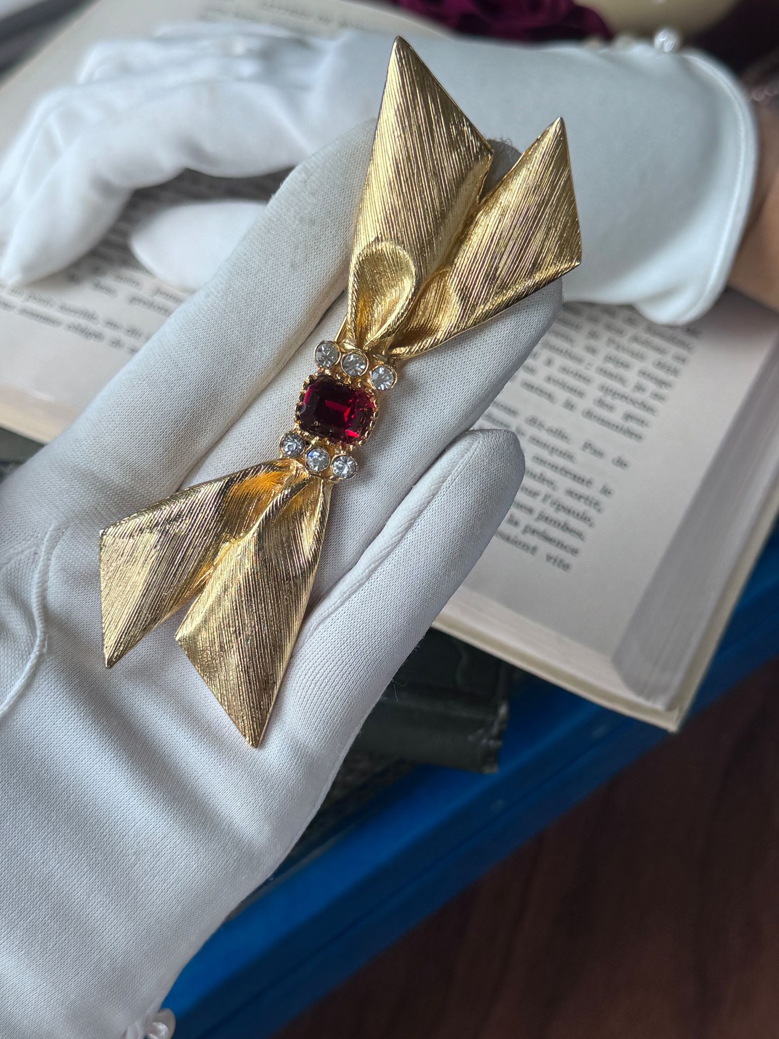 Vintage Ruby Red Rhinestone Golden Ribbon Bow Brooch(MT2589-2)