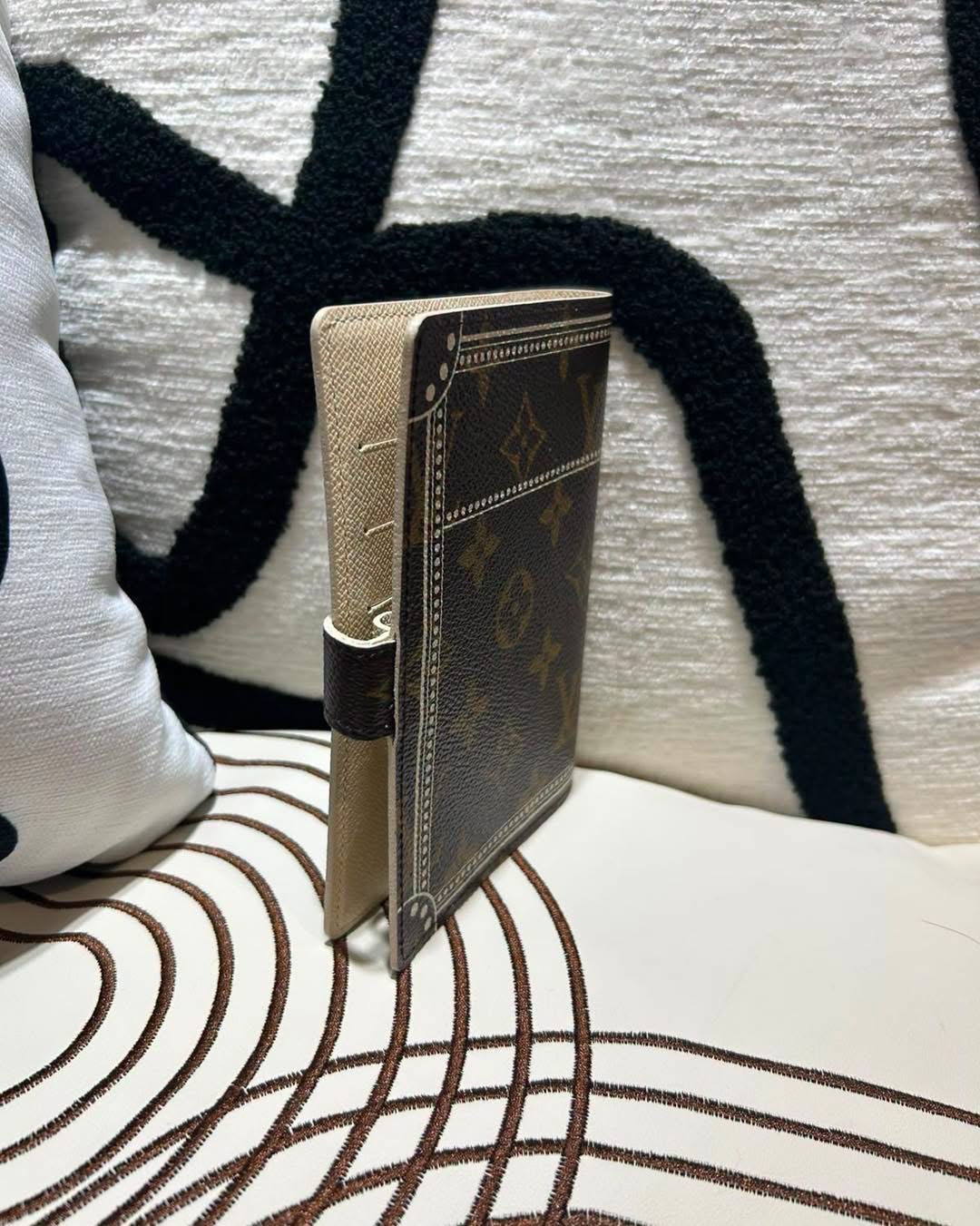 LV Notebook Limited Edition 100%Authentic, 99%new ✅Dust bag