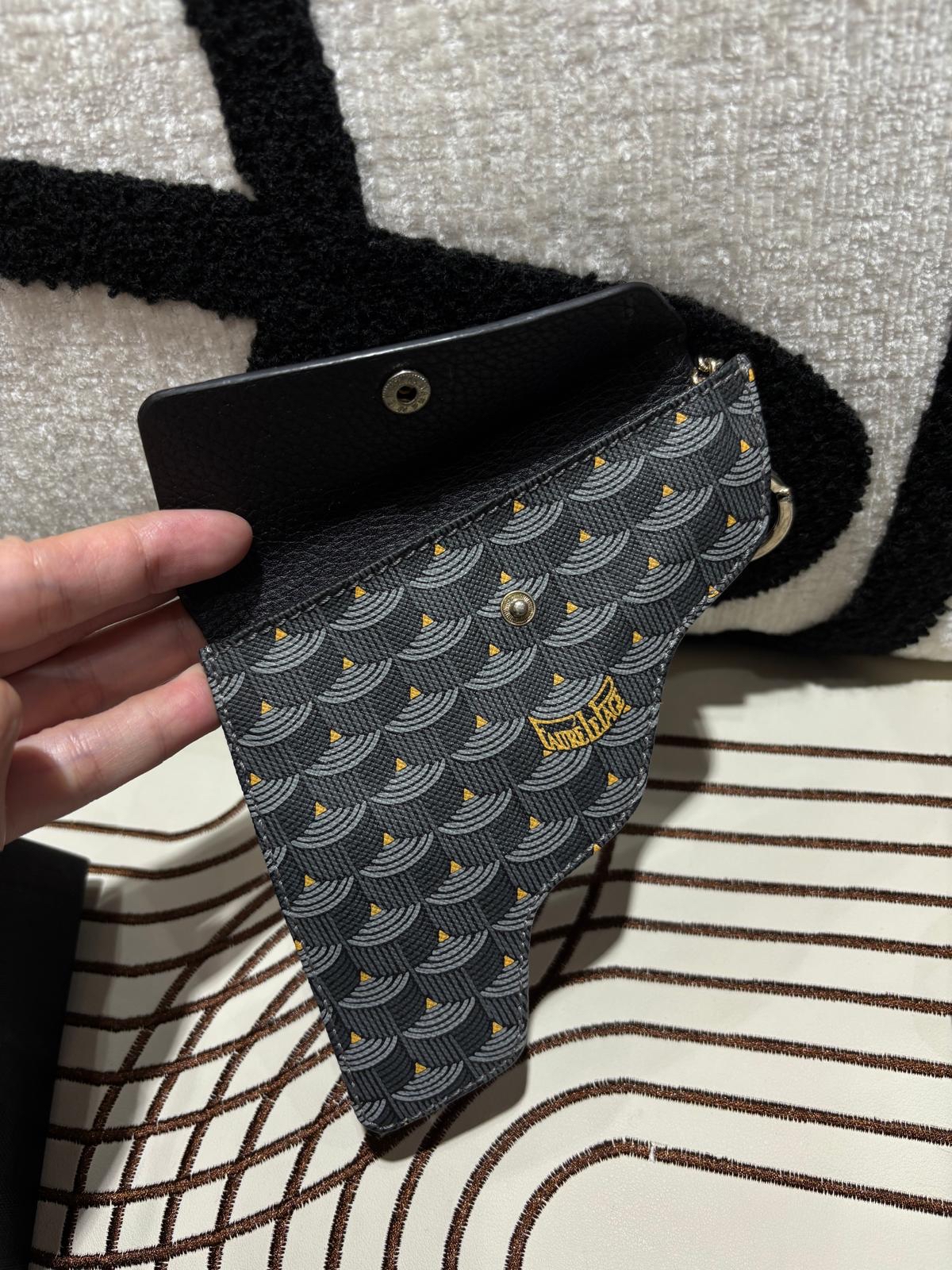 Fauré Le Page 的 Pochette Calibre 22槍形萬用收納包／零錢包 coins bag 100%Authentic, 98%new