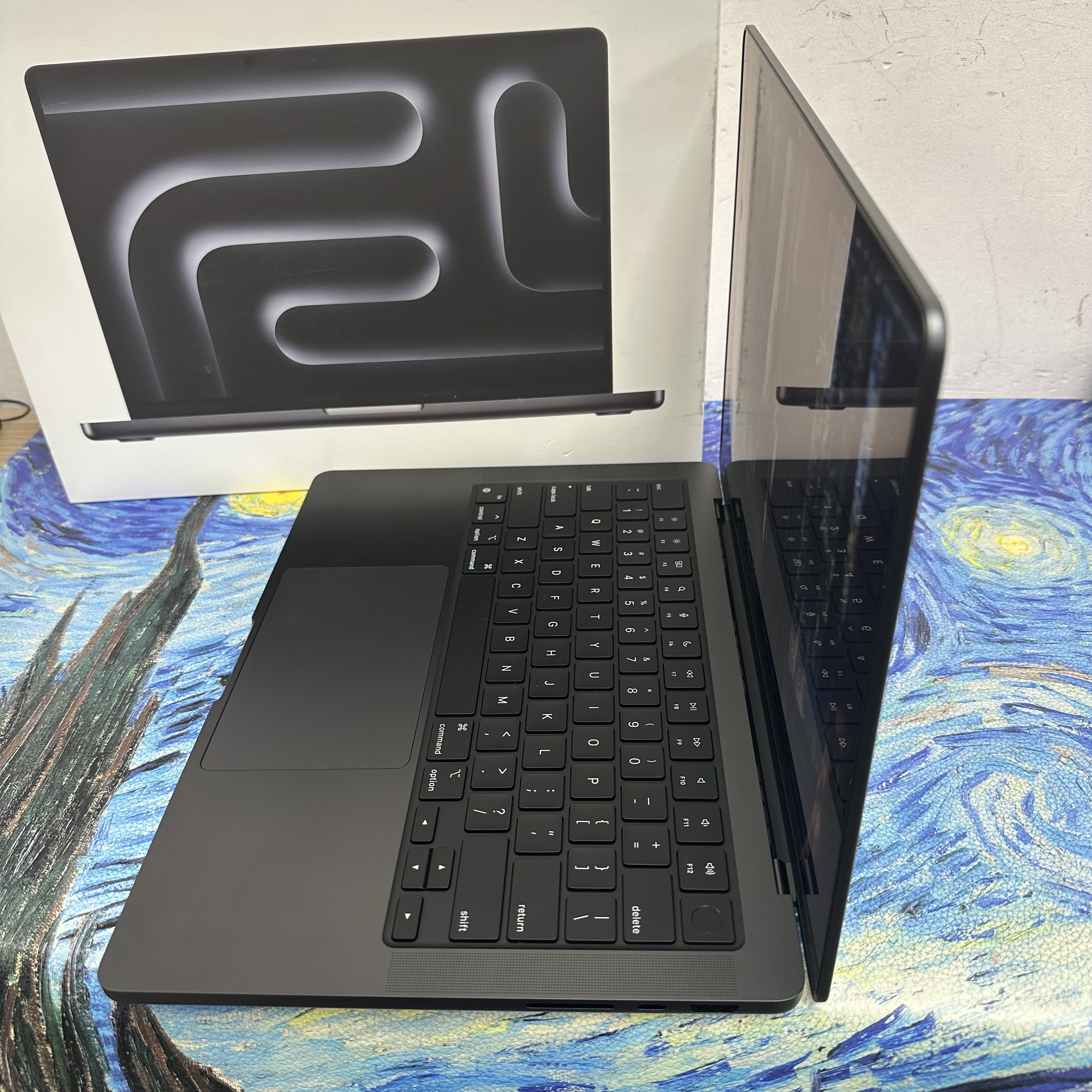 全新質素 Apple MacBookPro M4 2024 M4 CPU/16GB Ram/512GB SSD/10核心GPU/Liquid Retina XDR Mon/14.2吋/黑色 / IOS / Movie / Netflix / YouTube / Work / office/ Ai