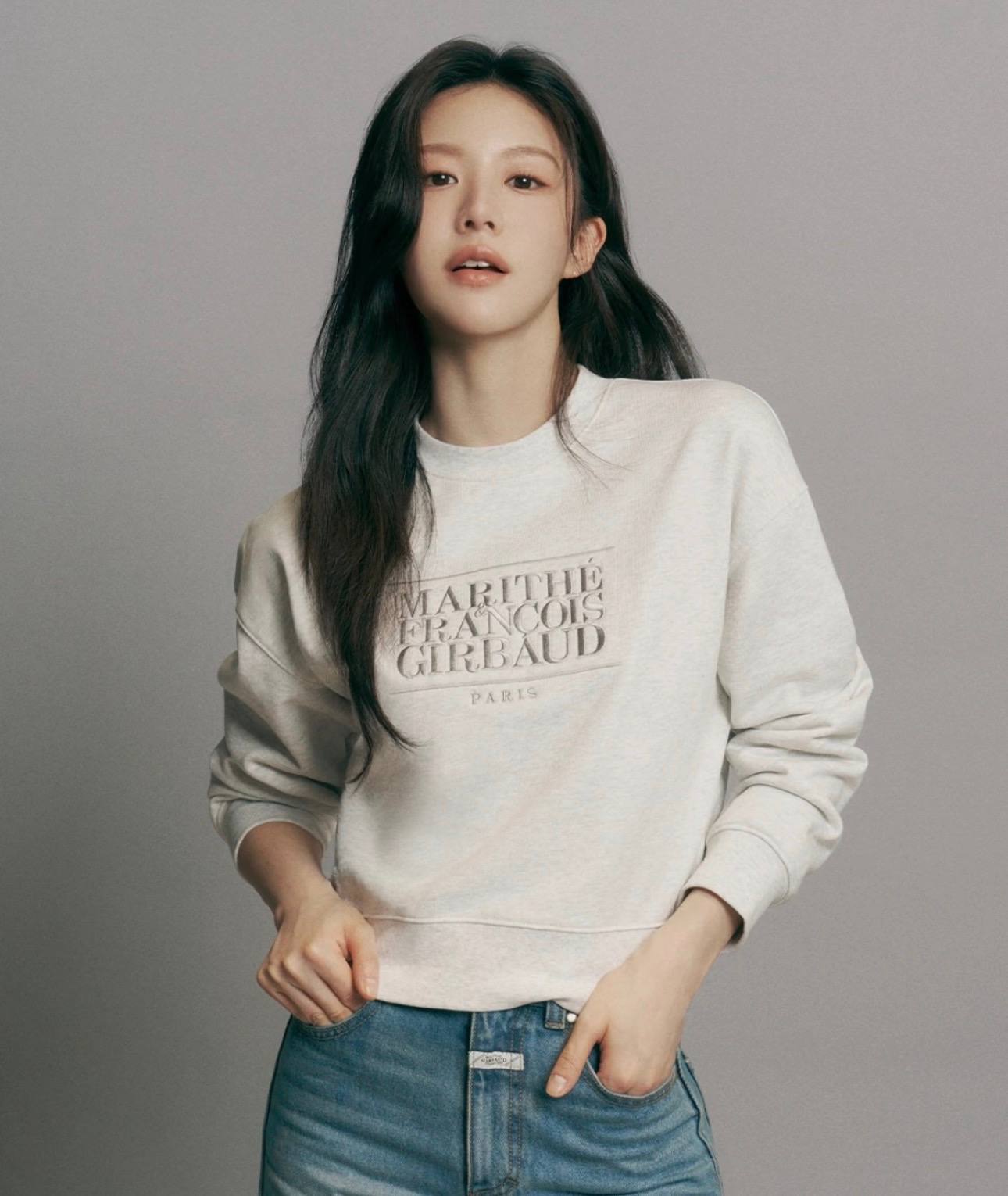 🇰🇷Marithe 女款刺绣卫衣✨