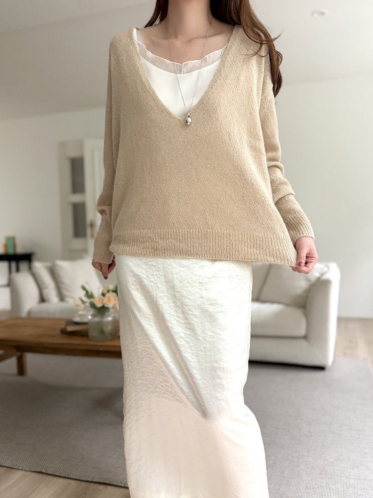 Low-cut Alpaca Knit Sweater (Beige)