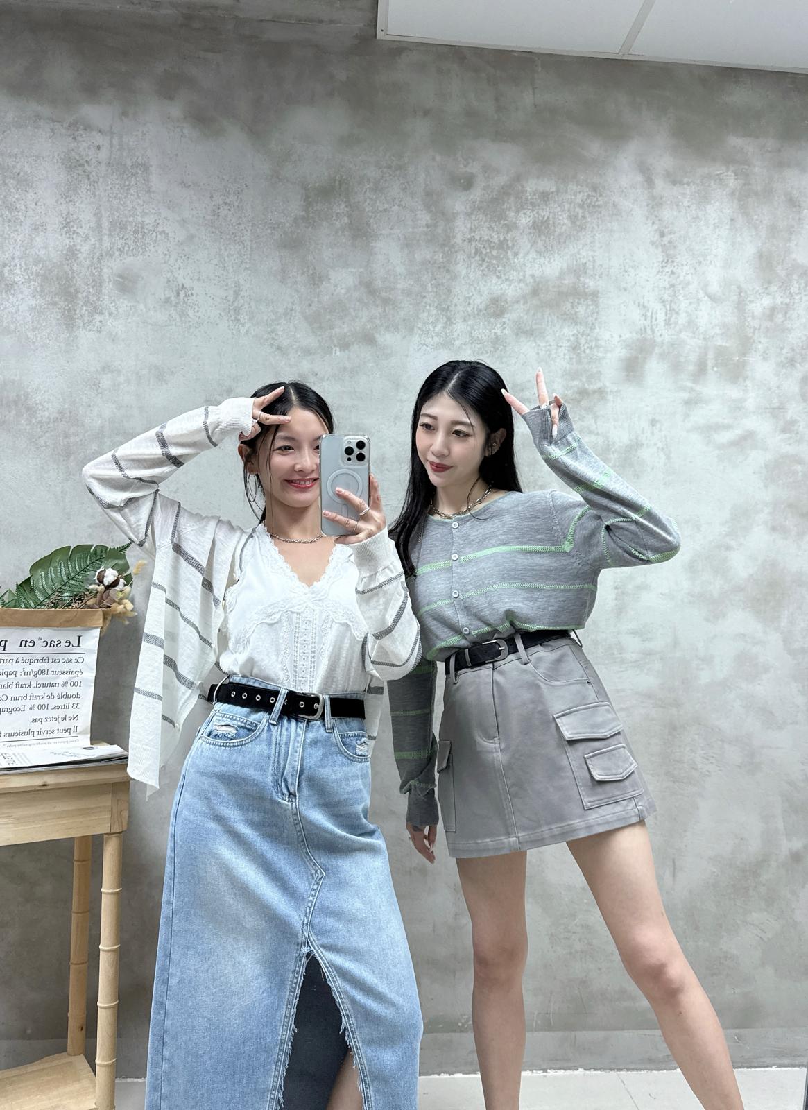 E08 橫間薄線外套