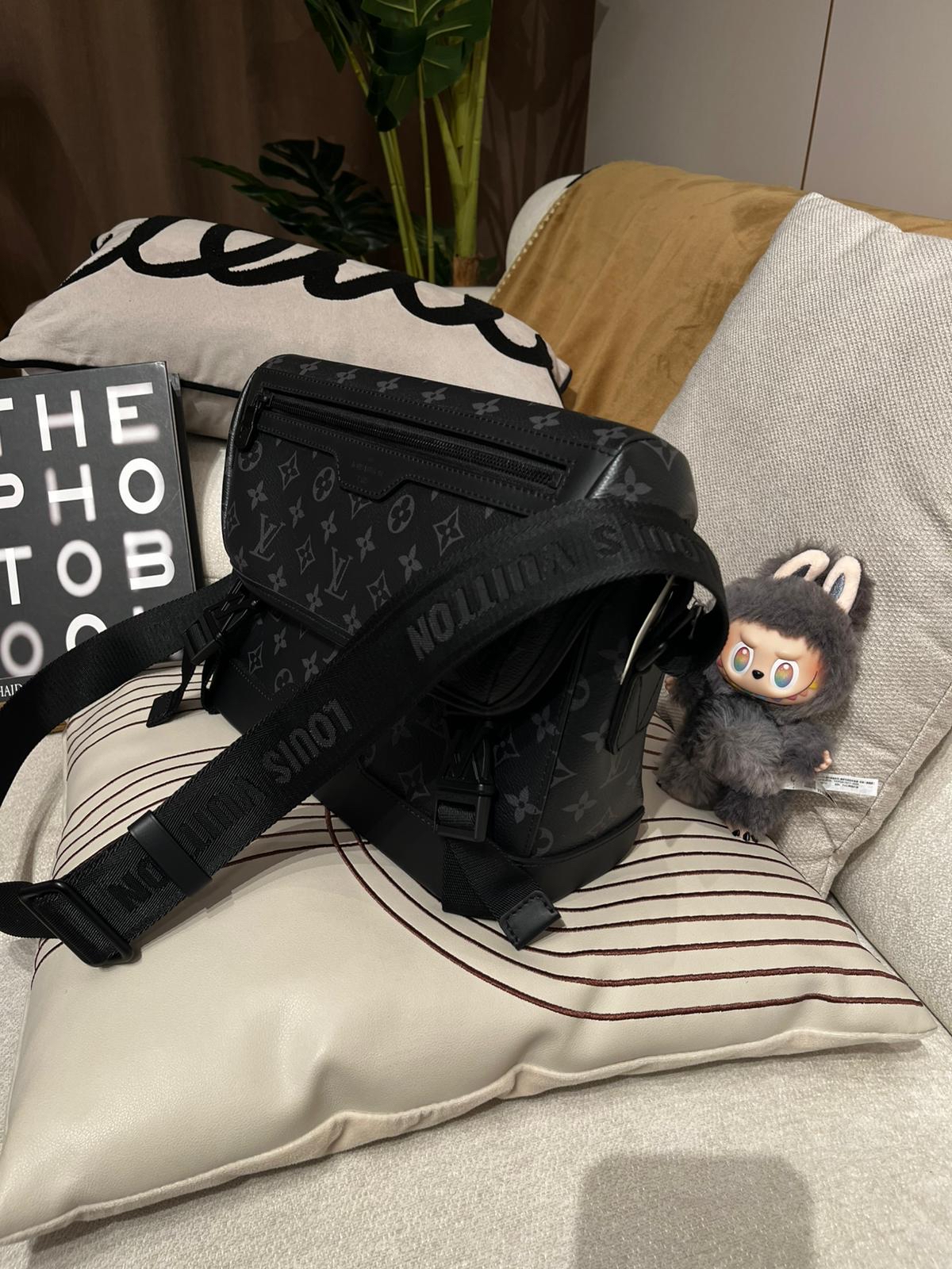 Lv Messenger Voyager PM M12517 NFC  100%Authentic,98%new✅dust bag 