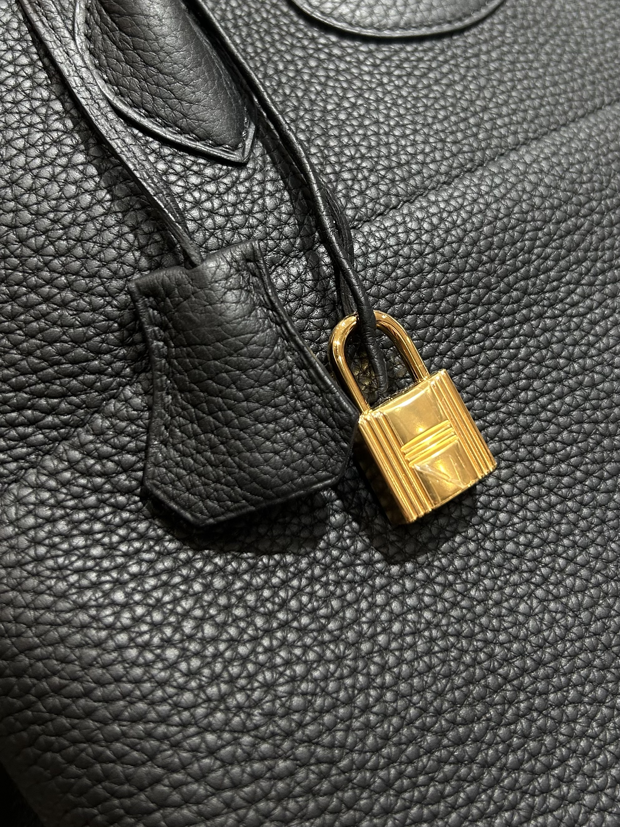 Hermes Bolide 31,STAMP C 黑金 100%Authentic,98%new  ✅key lock ✅肩帶✅塵袋✅box