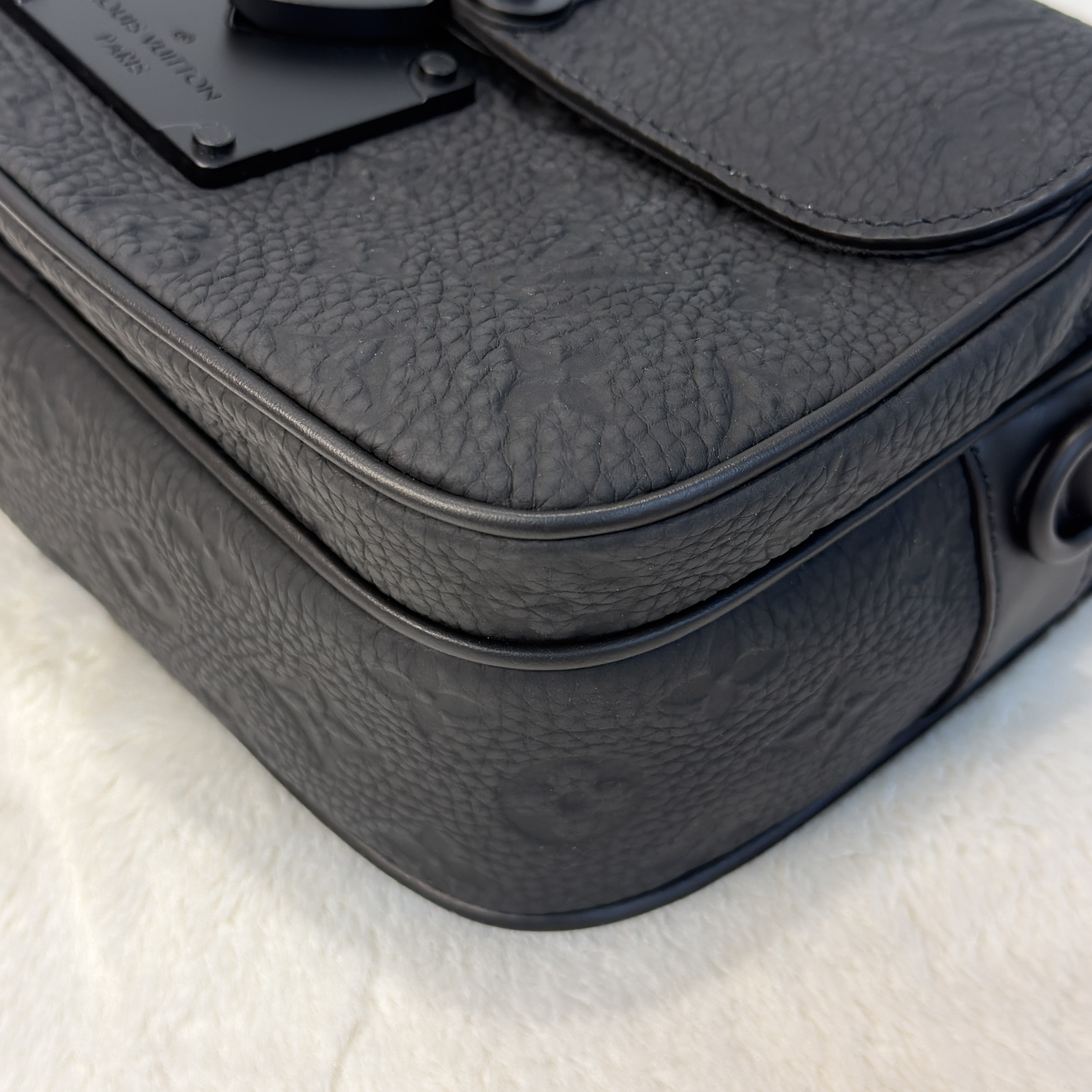 LV S-Lock Messenger 最型格暗黑風格🖤情人節回禮一流❤️‍🔥 