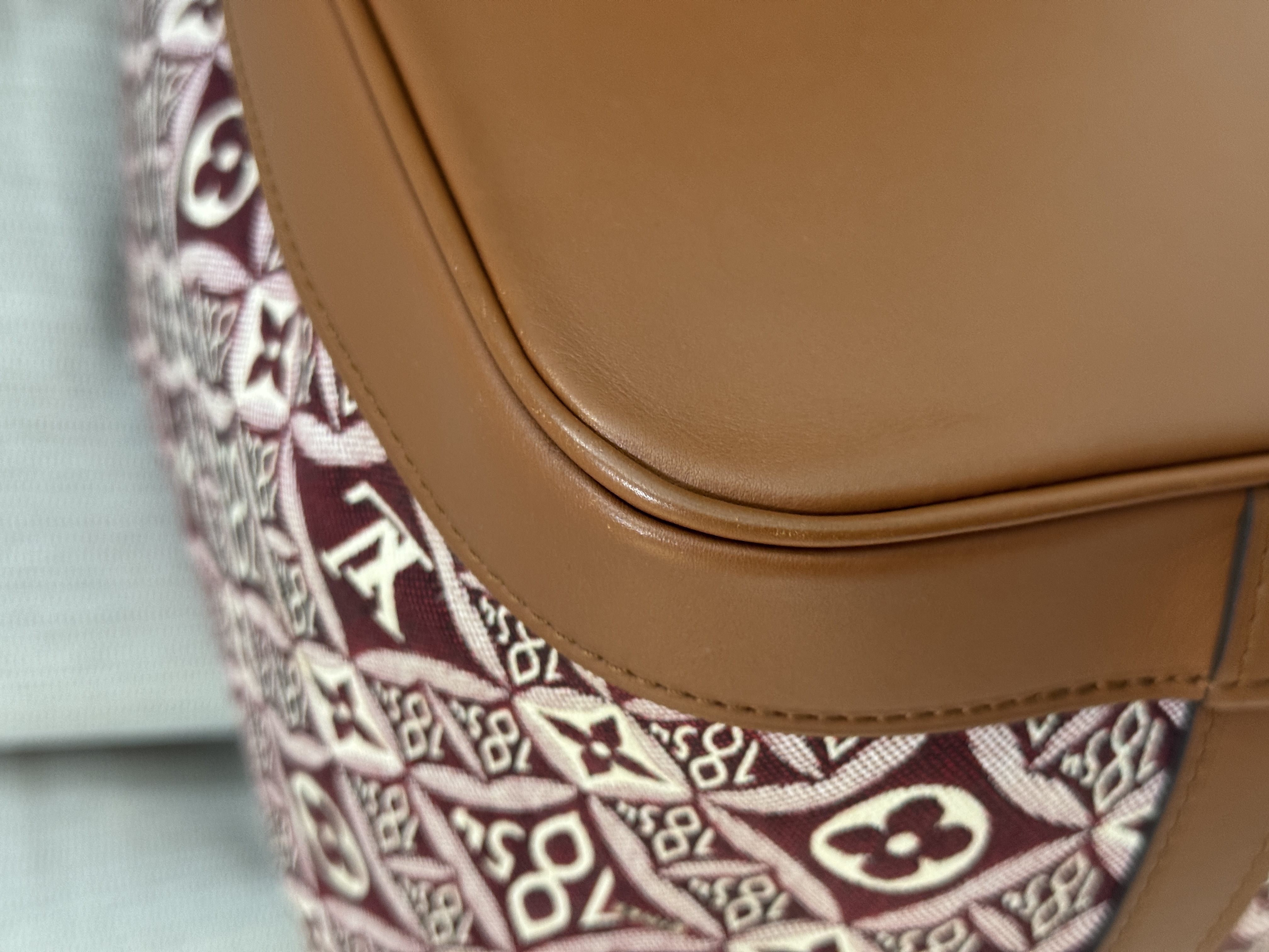 Pre-Owned Louis Vuitton Red Bucket Bag / Product Code : 26021606